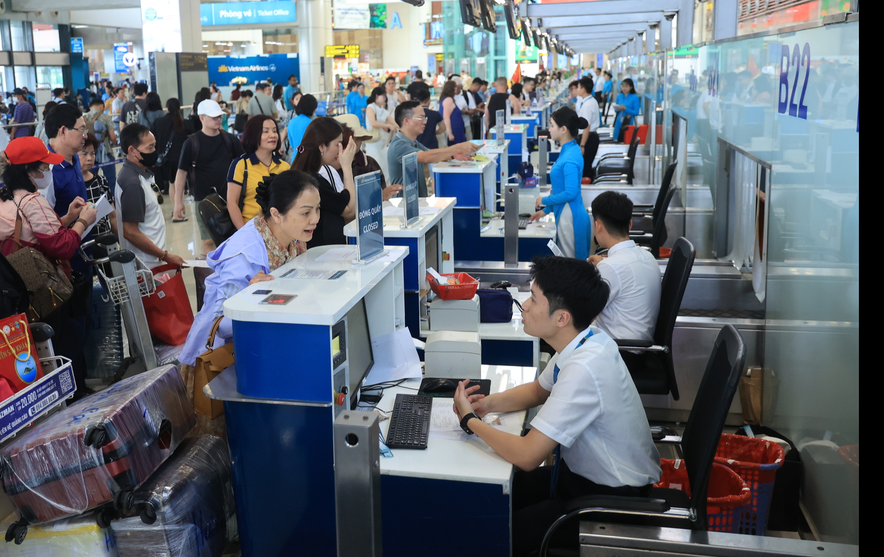 Vé máy bay Tết Bính Ngọ tăng nhiệt, nhiều đường bay có tỷ lệ lấp đầy cao- Ảnh 1. Vé máy bay Tết Bính Ngọ tăng nhiệt, nhiều đường bay có tỷ lệ lấp đầy cao- Ảnh 1.