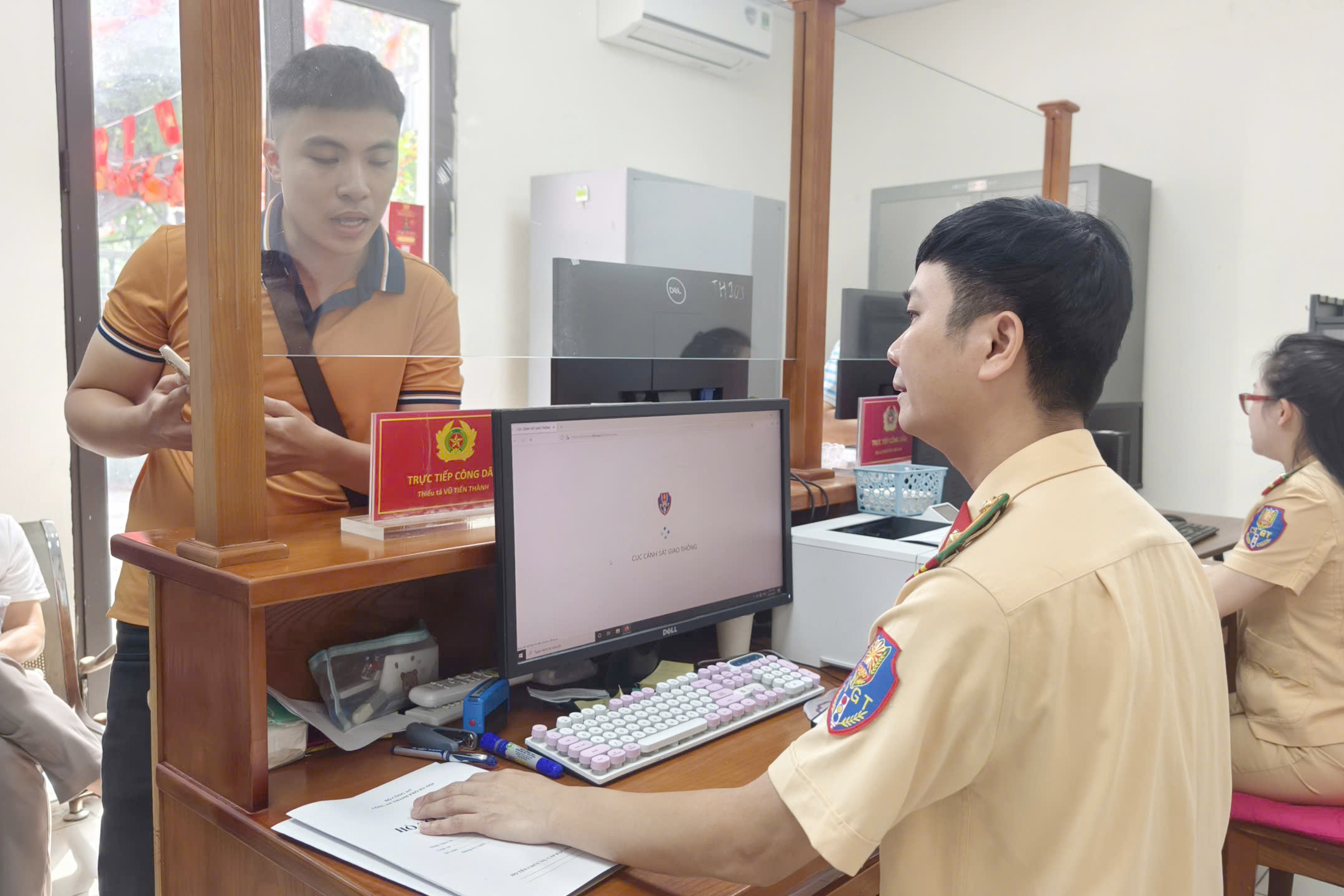 5 địa phương c&oacute; số lượng &ocirc; t&ocirc;, xe m&aacute;y đăng k&yacute; mới nhiều nhất năm 2025- Ảnh 2.