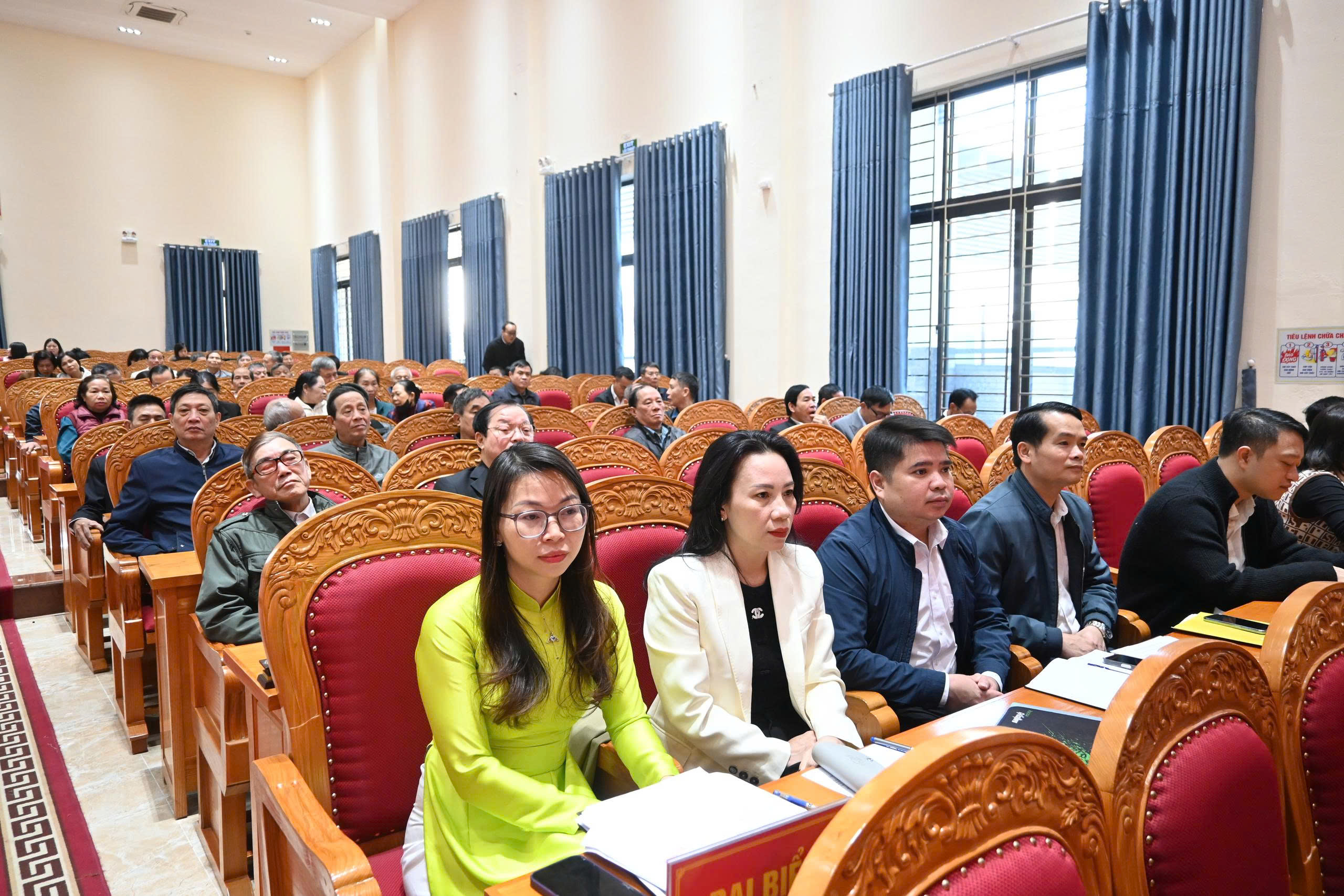 Ph&uacute; Thọ: HĐND phường Vĩnh Ph&uacute;c th&ocirc;ng qua 8 nghị quyết quan trọng ph&aacute;t triển kinh tế- Ảnh 2.