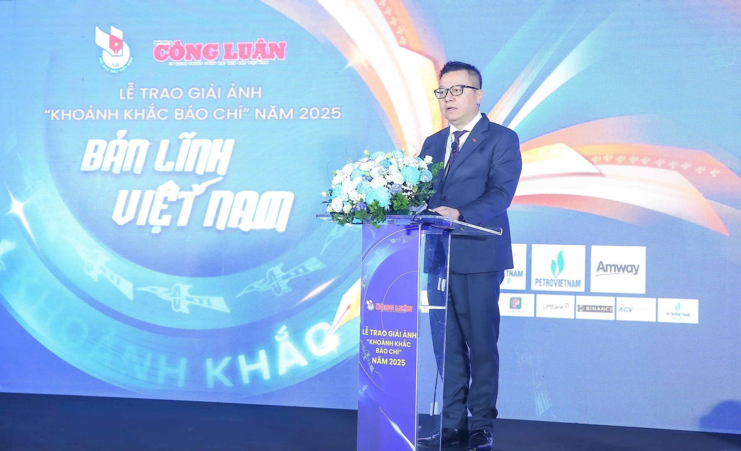 "Khoảnh khắc B&aacute;o ch&iacute;" 2025: T&ocirc;n vinh t&aacute;c giả xuất sắc, đồng h&agrave;nh c&ugrave;ng đất nước v&agrave; nh&acirc;n d&acirc;n- Ảnh 1.