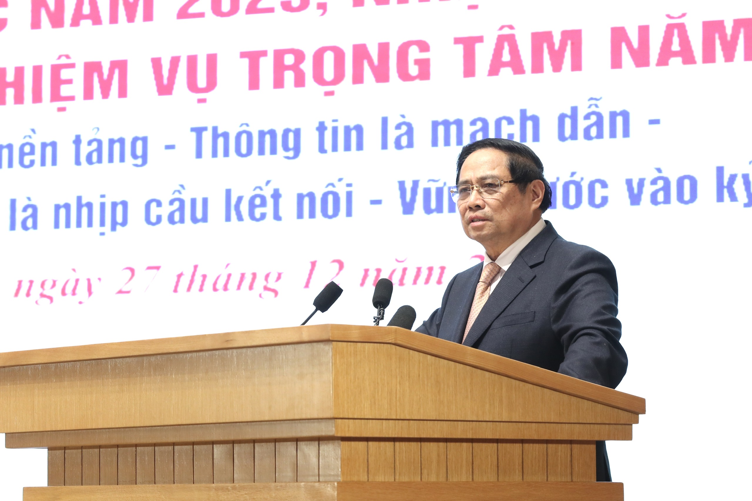 Thủ tướng Phạm Minh Ch&iacute;nh: Văn h&oacute;a l&agrave; nền tảng, động lực ph&aacute;t triển đất nước- Ảnh 1.