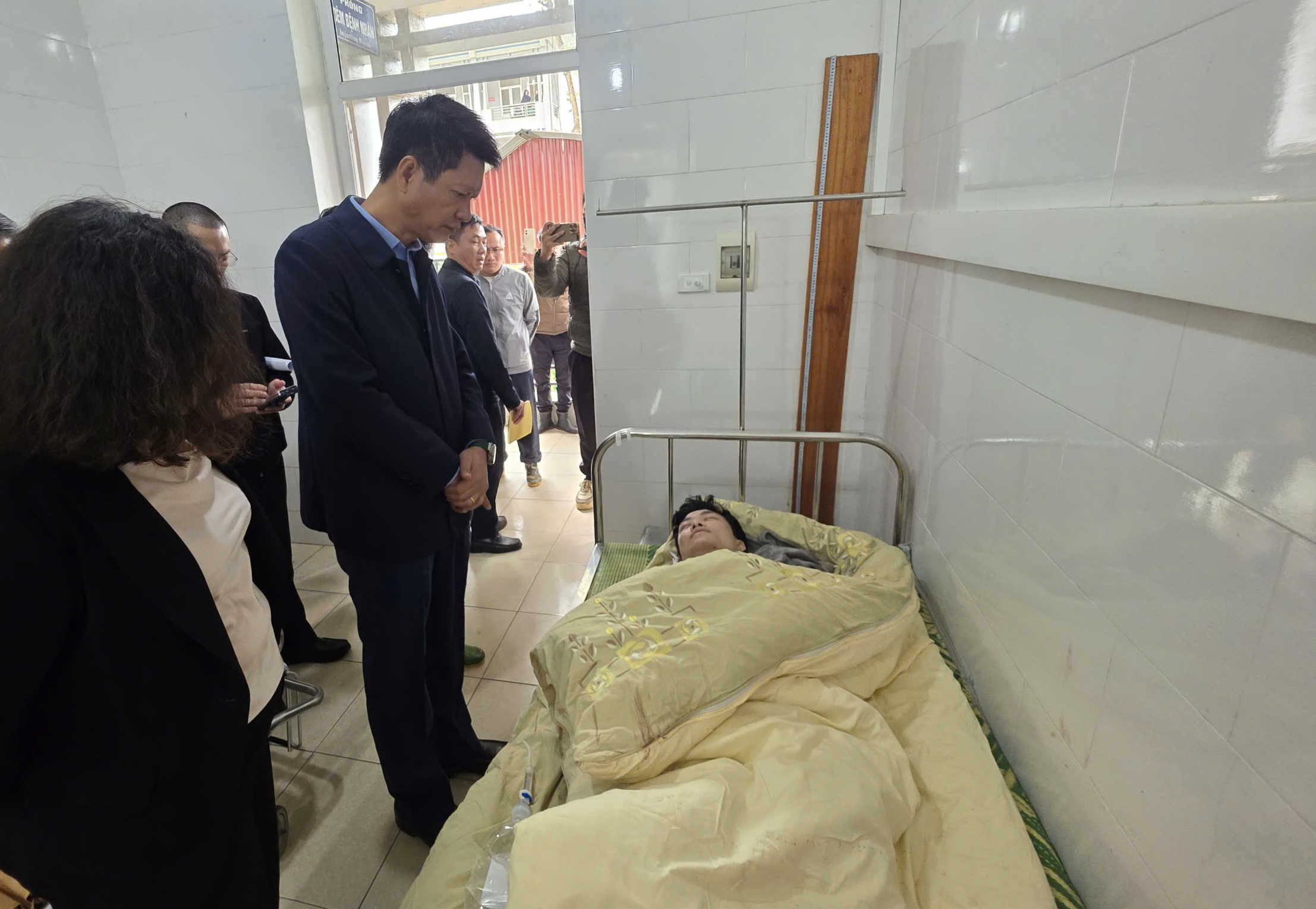 Nguy&ecirc;n nh&acirc;n ban đầu vụ lật xe kh&aacute;ch khiến 9 người tử vong ở L&agrave;o Cai- Ảnh 1.