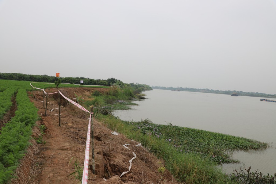 Hưng Yên: Khởi tố thêm 4 bị can liên quan sai phạm tại công trình kè Nguyên Hòa- Ảnh 1. Hưng Yên: Khởi tố thêm 4 bị can liên quan sai phạm tại công trình kè Nguyên Hòa- Ảnh 1.