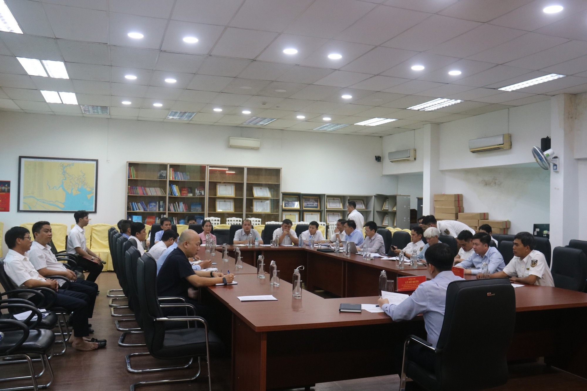 Khẩn trương quy hoạch lại các ICD, kiên quyết đưa hàng xuống đường thủy nội địa- Ảnh 1. Khẩn trương quy hoạch lại các ICD, kiên quyết đưa hàng xuống đường thủy nội địa- Ảnh 1.