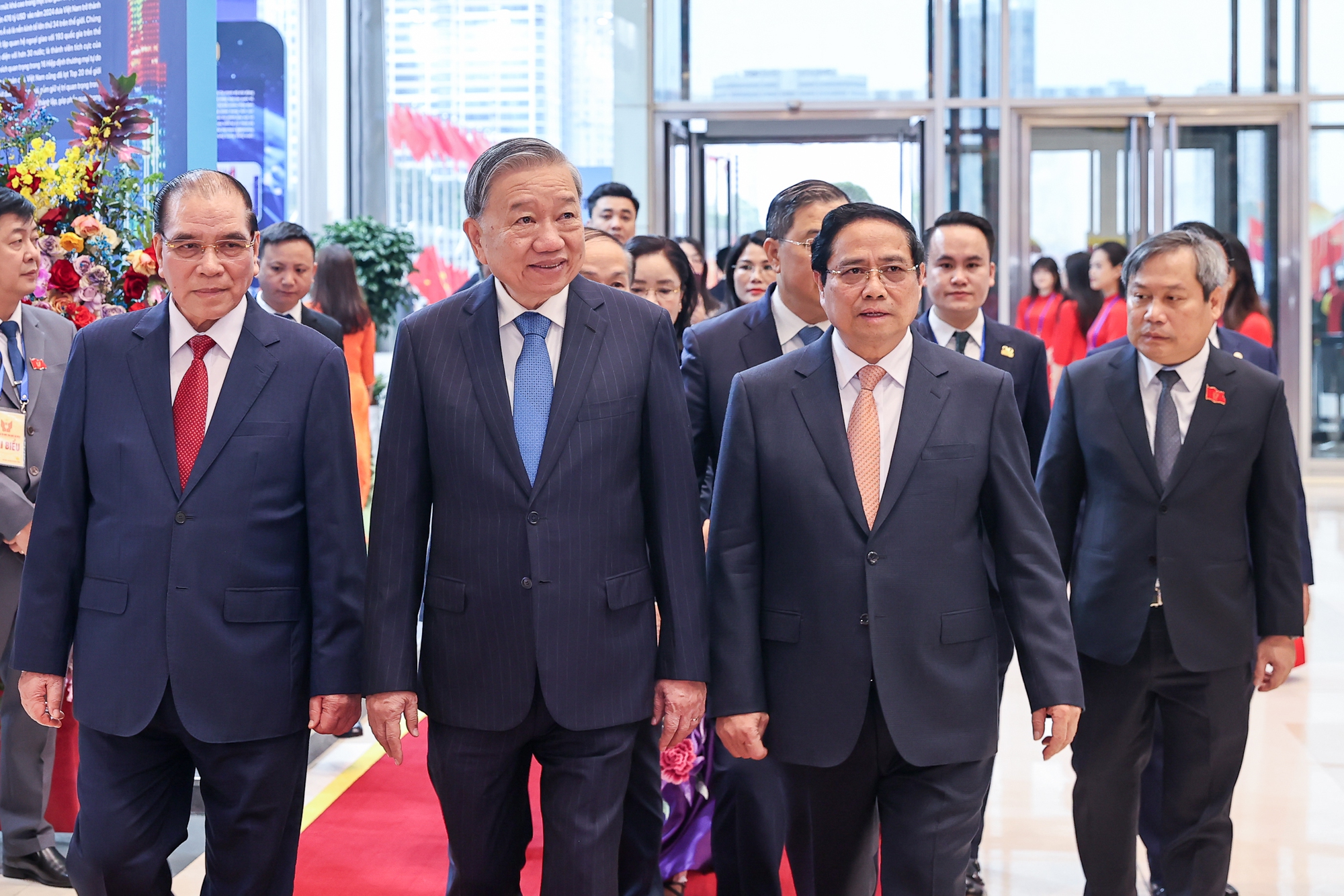 Tôn vinh những "bông hoa đẹp nhất" trong "vườn hoa" thi đua yêu nước- Ảnh 1. Tôn vinh những "bông hoa đẹp nhất" trong "vườn hoa" thi đua yêu nước- Ảnh 1.
