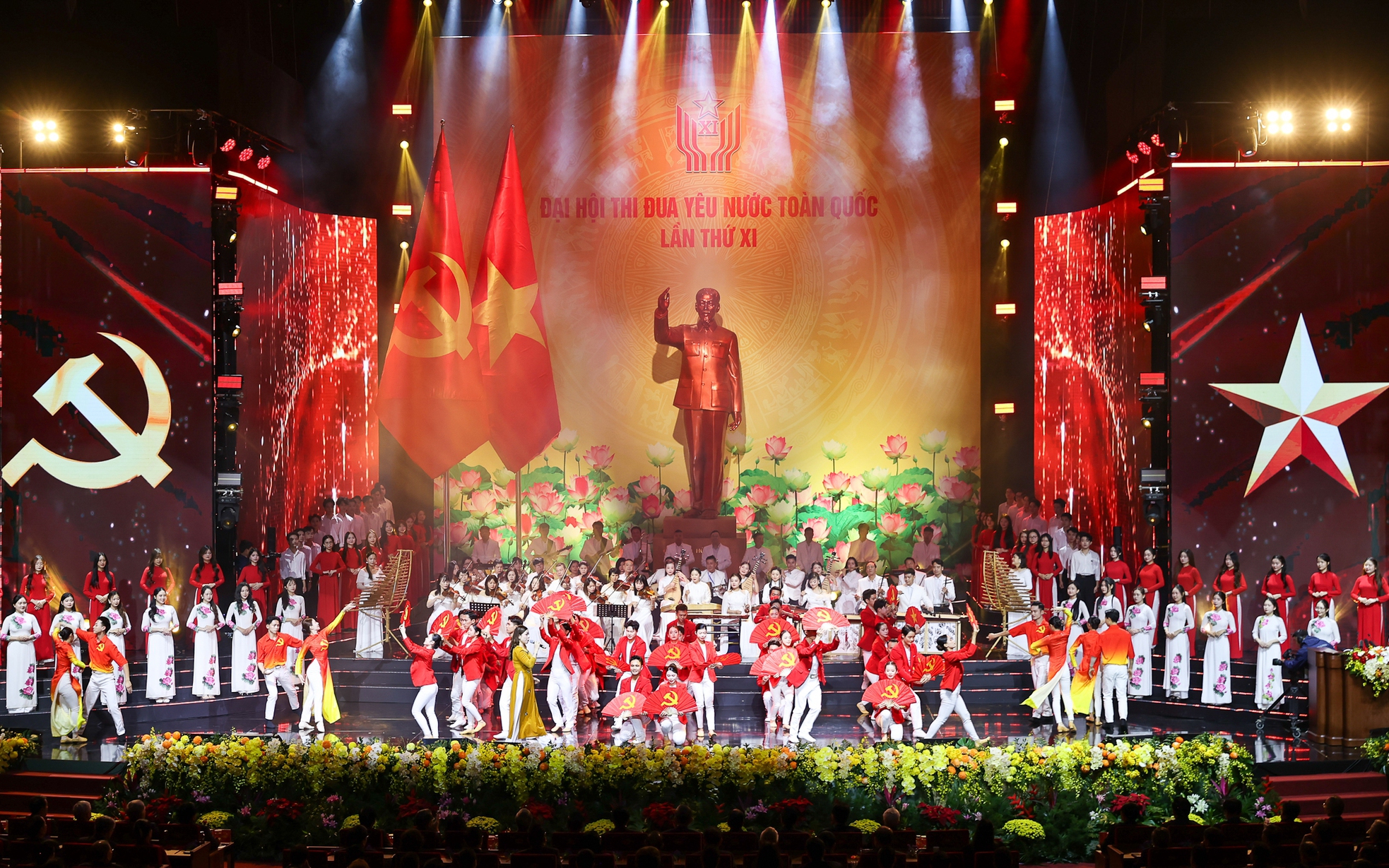 Tổng Bí thư Tô Lâm: Tôn vinh để lan tỏa, nhân rộng gương sáng thi đua yêu nước- Ảnh 2. Tôn vinh những 'bông hoa đẹp nhất' trong 'vườn hoa' thi đua cả nước