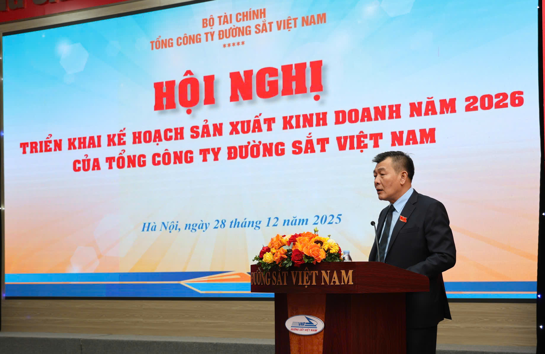 T&aacute;i cơ cấu mạnh mẽ để đường sắt tăng trưởng hai con số- Ảnh 1.