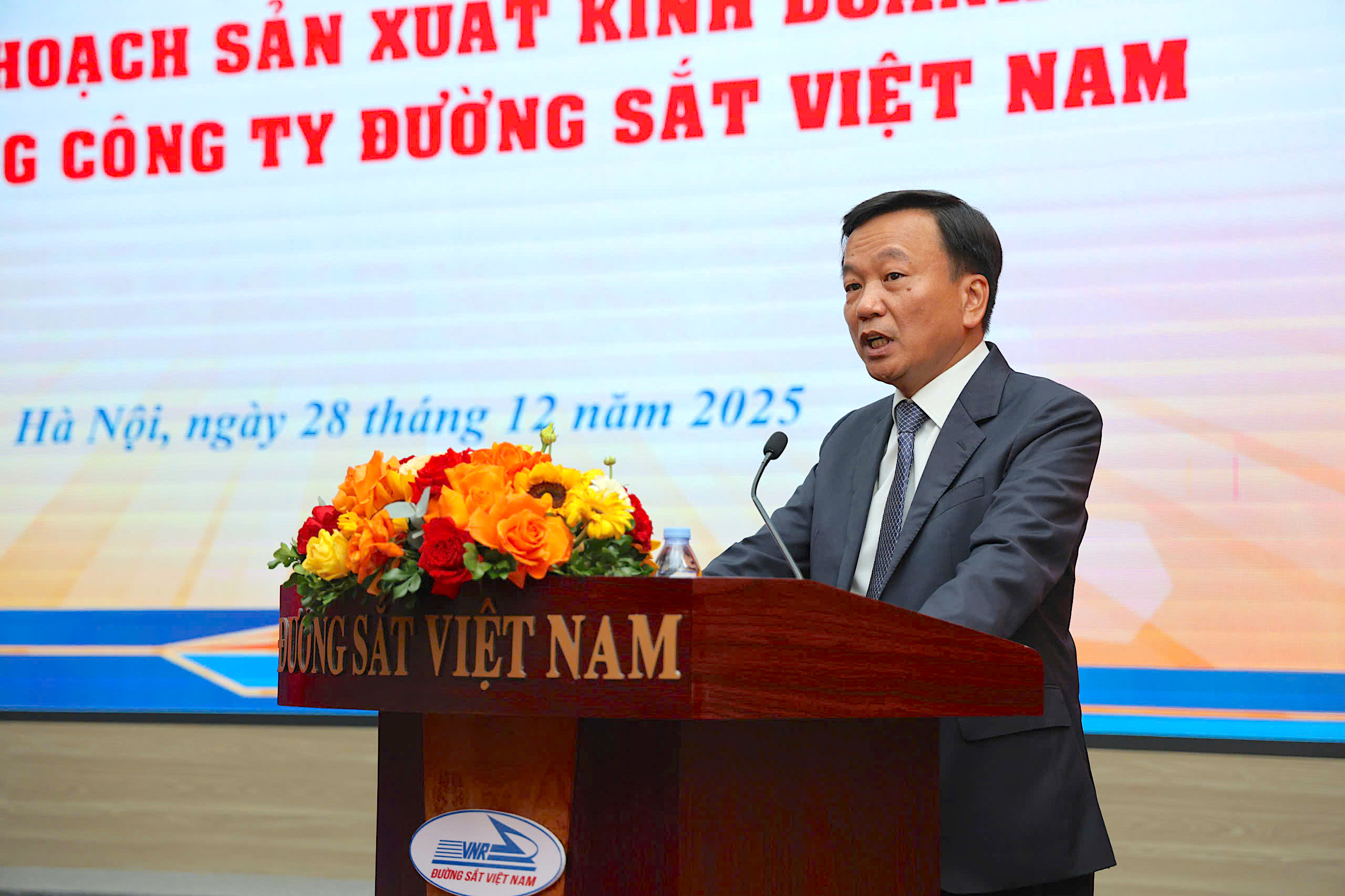 T&aacute;i cơ cấu mạnh mẽ để đường sắt tăng trưởng hai con số- Ảnh 3.
