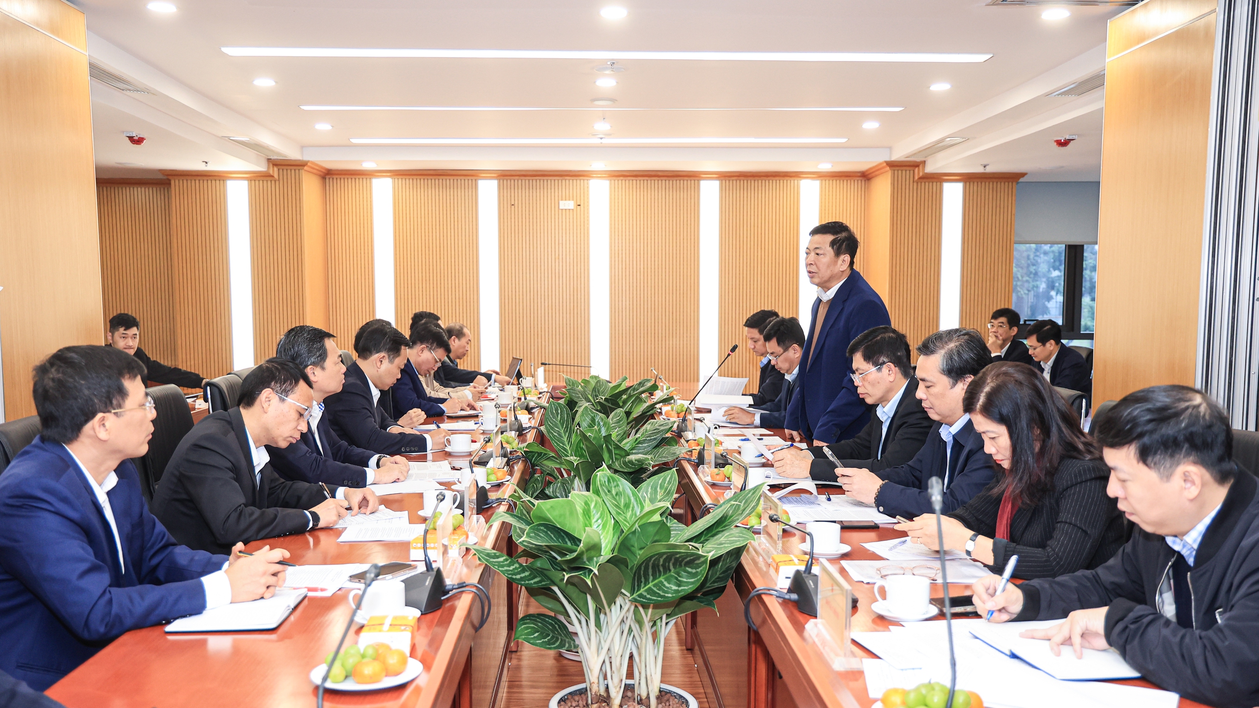 Bộ trưởng Trần Hồng Minh: Sớm ho&agrave;n thiện chủ trương đầu tư cao tốc qua Sơn La, Điện Bi&ecirc;n- Ảnh 1.