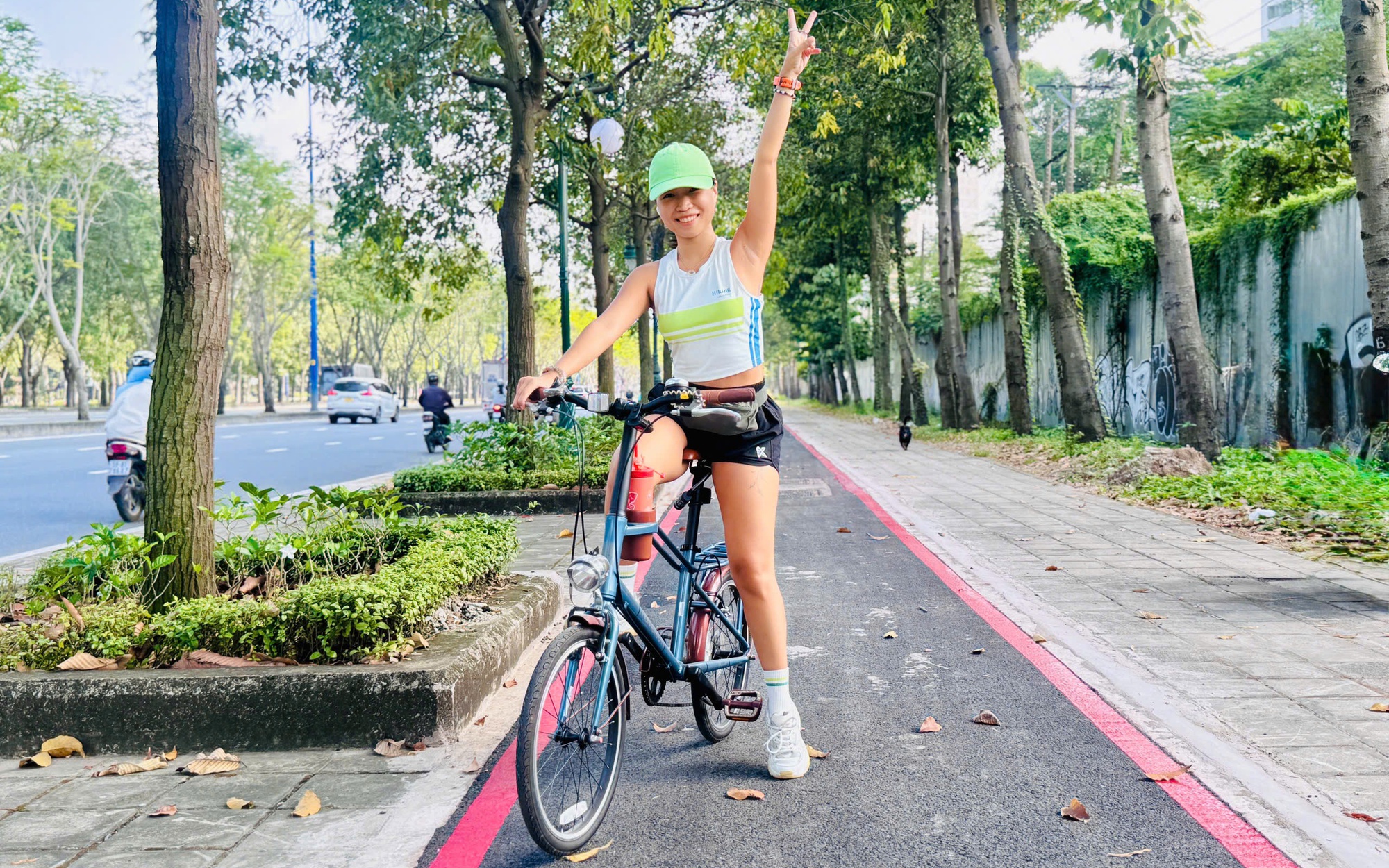 TP.HCM khánh thành làn đường ưu tiên xe đạp dài gần 6km trên đại lộ Mai Chí Thọ- Ảnh 7. Ngắm làn đường dành cho xe đạp đầu tiên tại TP.HCM