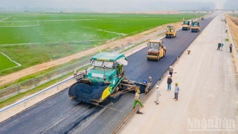 Đảng bộ Bộ Xây dựng quyết tâm đổi mới, đồng bộ, đột phá thúc đẩy phát triển hiệu quả- Ảnh 2. Đảng bộ Bộ Xây dựng quyết tâm đổi mới, đồng bộ, đột phá thúc đẩy phát triển hiệu quả- Ảnh 2.