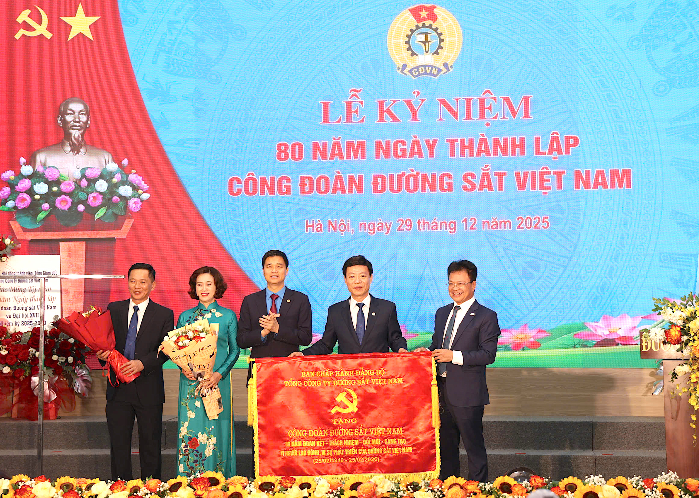 C&ocirc;ng đo&agrave;n Đường sắt Việt Nam kỷ niệm 80 năm th&agrave;nh lập- Ảnh 2.