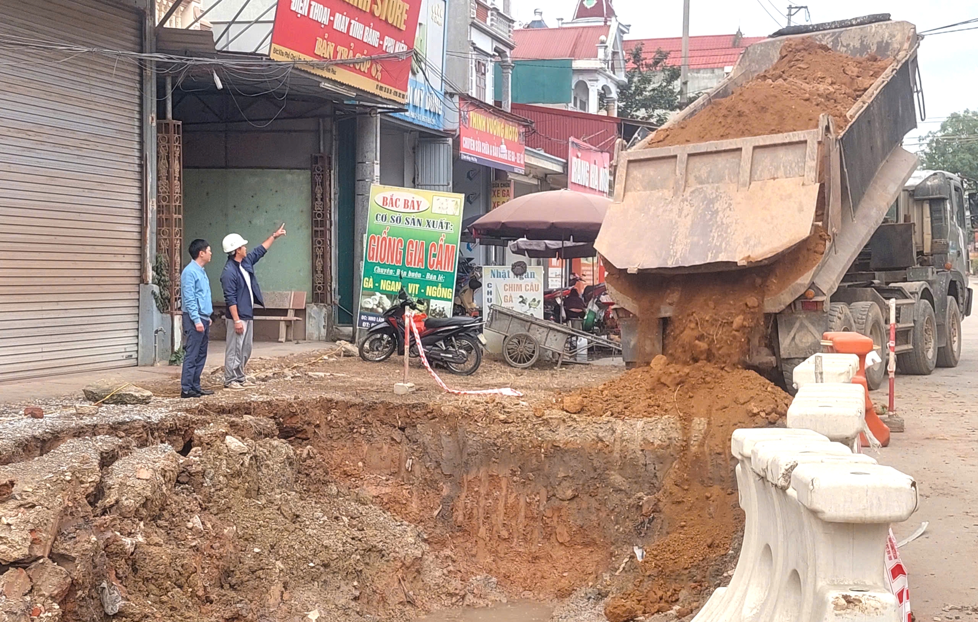 Gỡ n&uacute;t thắt mặt bằng gi&uacute;p Ph&uacute; Thọ tăng tốc giải ng&acirc;n đầu tư c&ocirc;ng năm 2025- Ảnh 5.