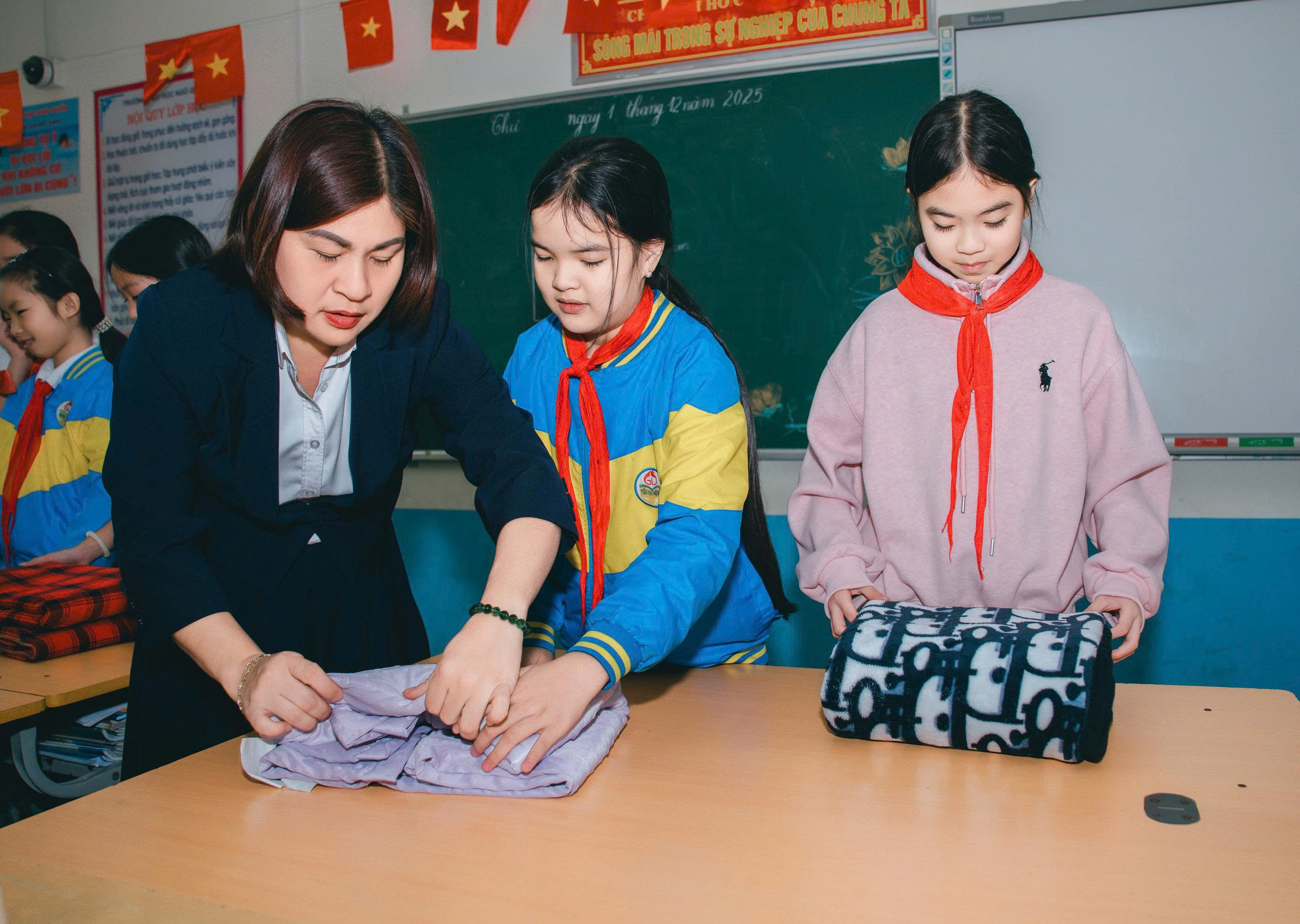 Trường Tiểu học Ng&ocirc; Quyền ch&uacute; trọng gi&aacute;o dục truyền thống y&ecirc;u nước cho thế hệ măng non- Ảnh 4.