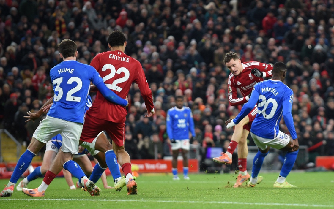 Florian Writz ghi b&agrave;n ph&uacute;t cuối, Liverpool tho&aacute;t thua Sunderland- Ảnh 2.