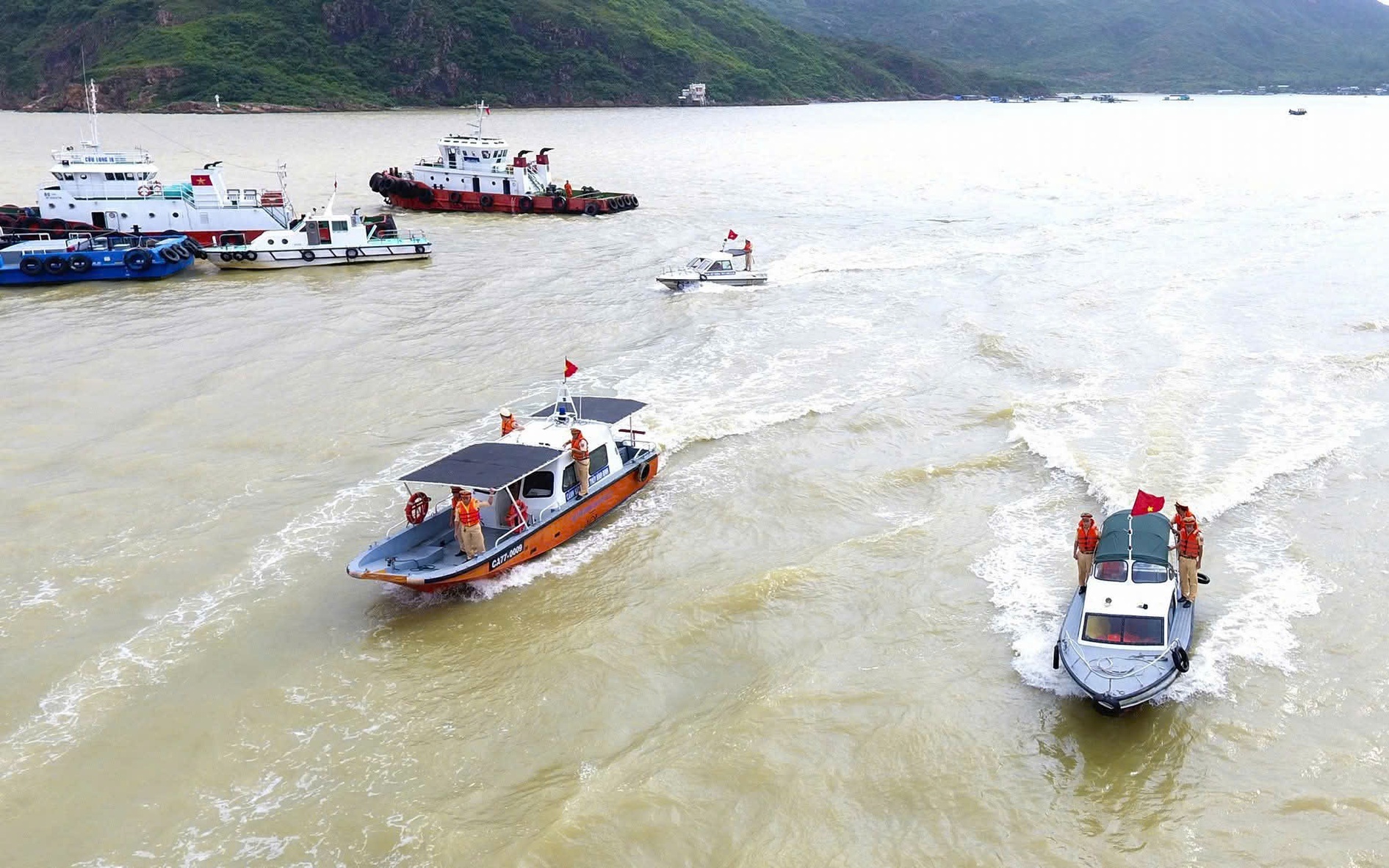 Gia Lai siết chặt an to&agrave;n du lịch đường thủy, kiểm tra nghi&ecirc;m phương tiện chở kh&aacute;ch