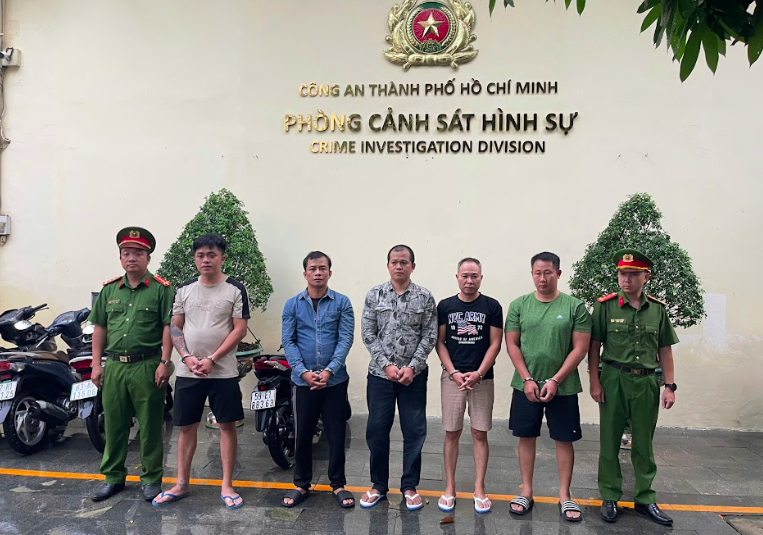 TP.HCM: Từ vụ &ldquo;Được Đất Bắc&rdquo;, khởi tố th&ecirc;m 15 đối tượng đ&ograve;i nợ thu&ecirc;- Ảnh 2.