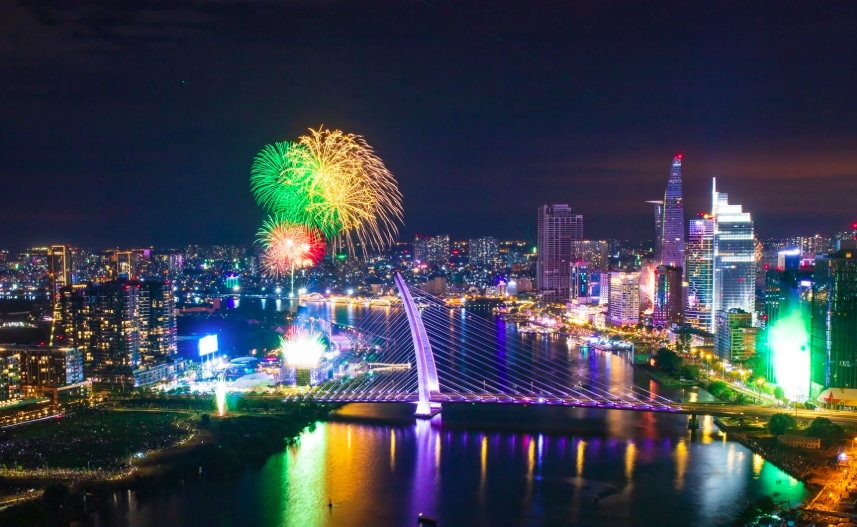 TP.HCM: Điều chỉnh giao th&ocirc;ng nhiều tuyến đường phục vụ bắn ph&aacute;o hoa ch&agrave;o năm mới- Ảnh 1.