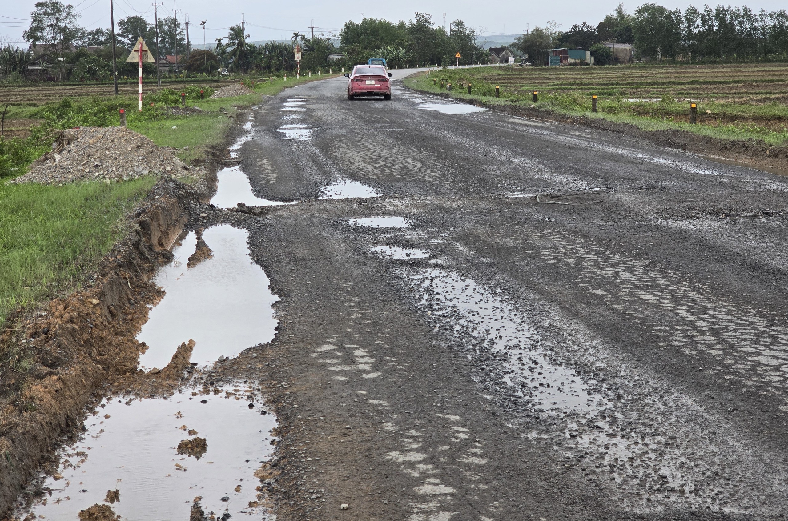 Tuyến tỉnh lộ huyết mạch ở Quảng Trị hư hỏng nặng được đầu tư sửa chữa thế n&agrave;o?- Ảnh 6.