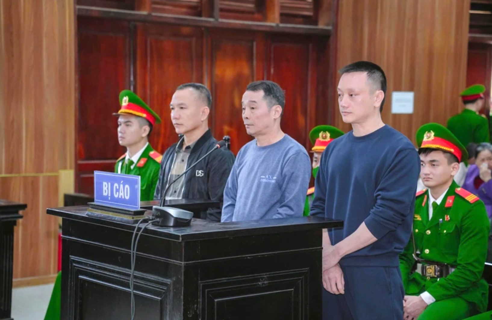 "Tr&ugrave;m" giang hồ Vi "Ngộ" lĩnh ba năm t&ugrave; v&igrave; đưa hối lộ- Ảnh 1.