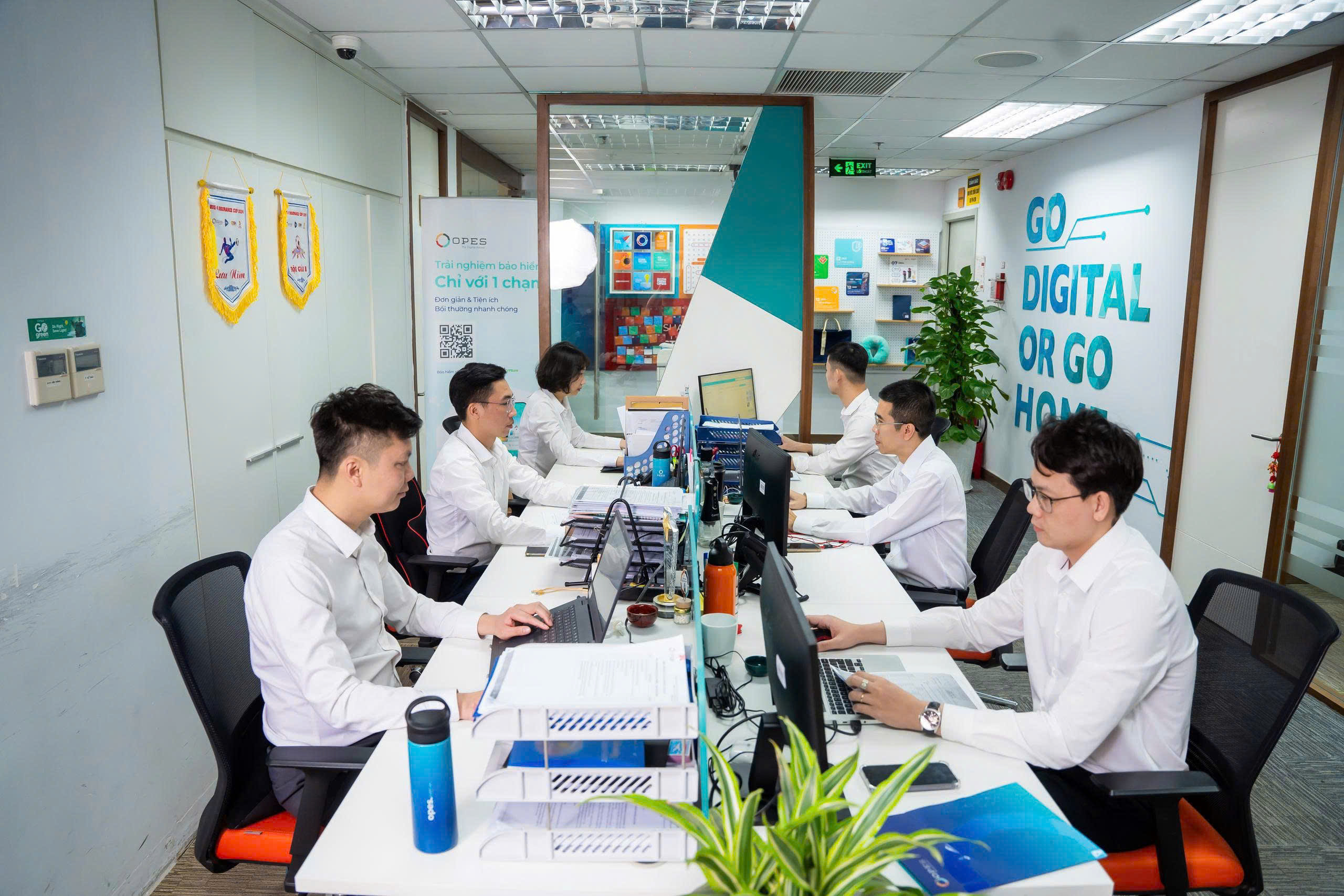 Nhờ đầu tư v&agrave;o c&ocirc;ng nghệ v&agrave; tối ưu hiệu suất, năng suất lao động của nh&acirc;n vi&ecirc;n OPES cao gấp 10 lần so với trung b&igrave;nh nh&acirc;n sự ng&agrave;nh bảo hiểm.