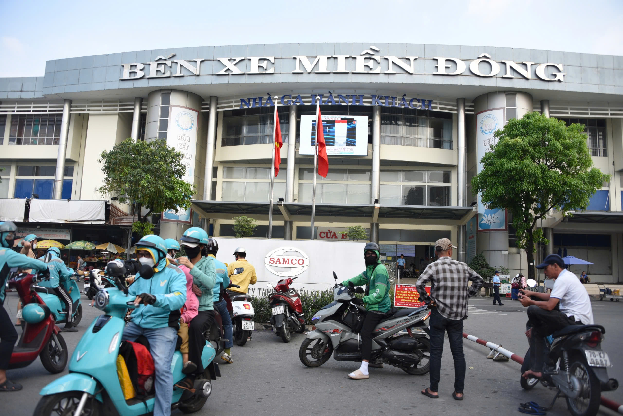 TP.HCM &ldquo;căng m&igrave;nh&rdquo; chiều cuối năm, giao th&ocirc;ng cửa ng&otilde; v&agrave; s&acirc;n bay c&ugrave;ng l&uacute;c tăng &aacute;p lực- Ảnh 7.