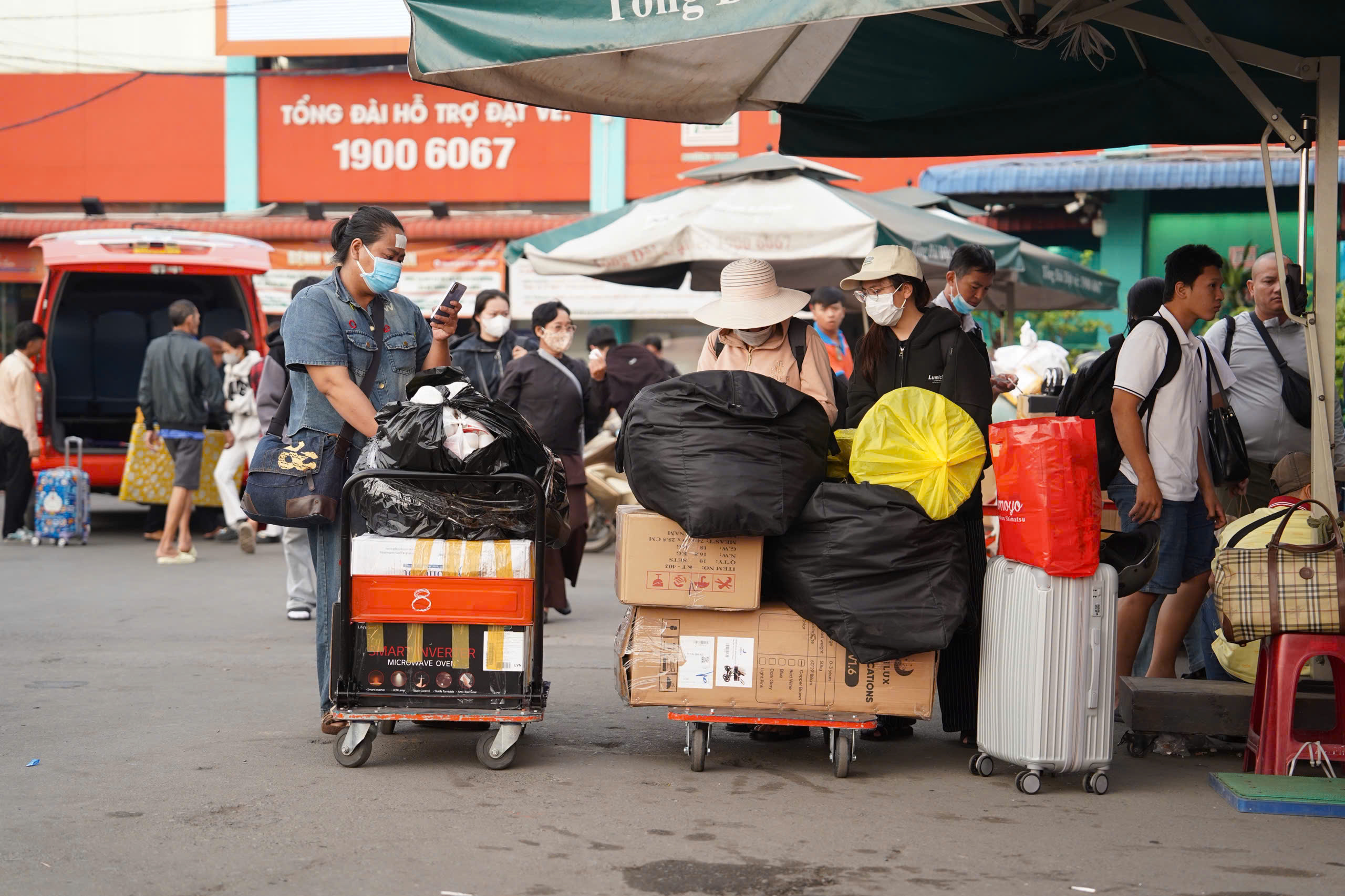 TP.HCM &ldquo;căng m&igrave;nh&rdquo; chiều cuối năm, giao th&ocirc;ng cửa ng&otilde; v&agrave; s&acirc;n bay c&ugrave;ng l&uacute;c tăng &aacute;p lực- Ảnh 10.