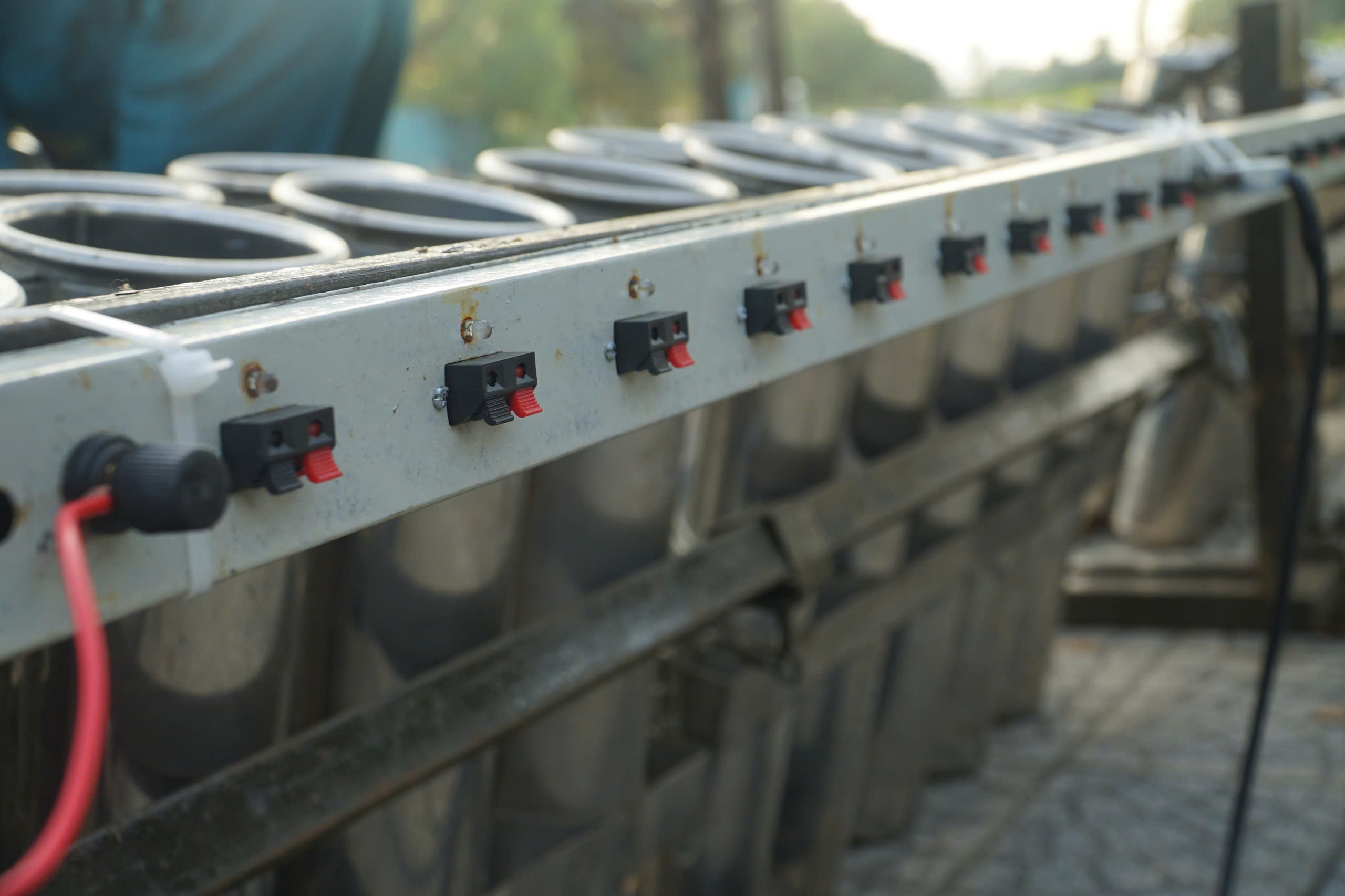 TP.HCM: Hoàn thiện trận địa pháo hoa, sẵn sàng đón năm mới 2026- Ảnh 15. TP.HCM: Hoàn thiện trận địa pháo hoa, sẵn sàng đón năm mới 2026- Ảnh 15.