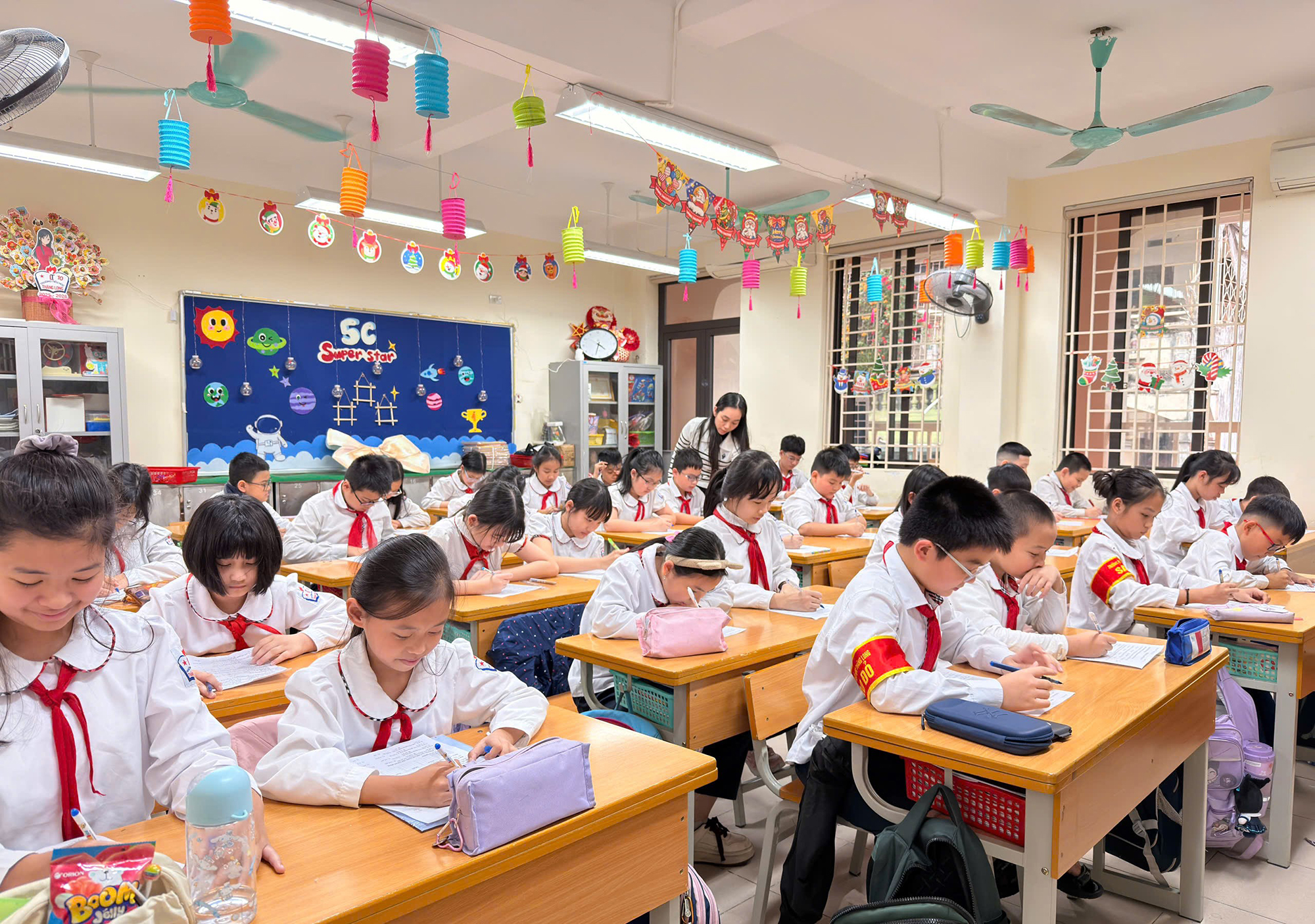 Tạo niềm vui để trẻ hứng thú với học hành- Ảnh 1. Tạo niềm vui để trẻ hứng thú với học hành- Ảnh 1.