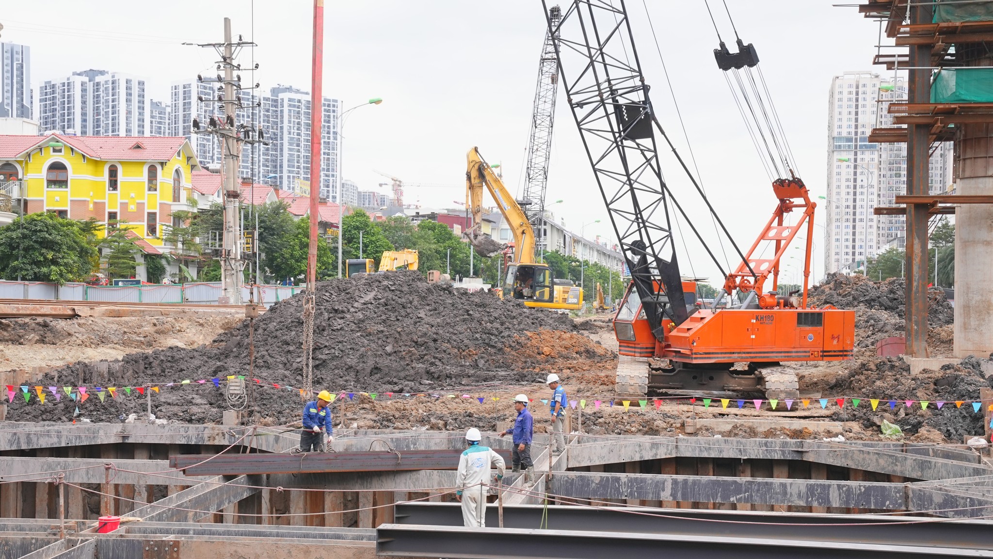 Gần 2.600 đo&agrave;n vi&ecirc;n C&ocirc;ng đo&agrave;n được hỗ trợ từ chương tr&igrave;nh &ldquo;Chợ Tết c&ocirc;ng đo&agrave;n - Xu&acirc;n 2026&rdquo;- Ảnh 1.