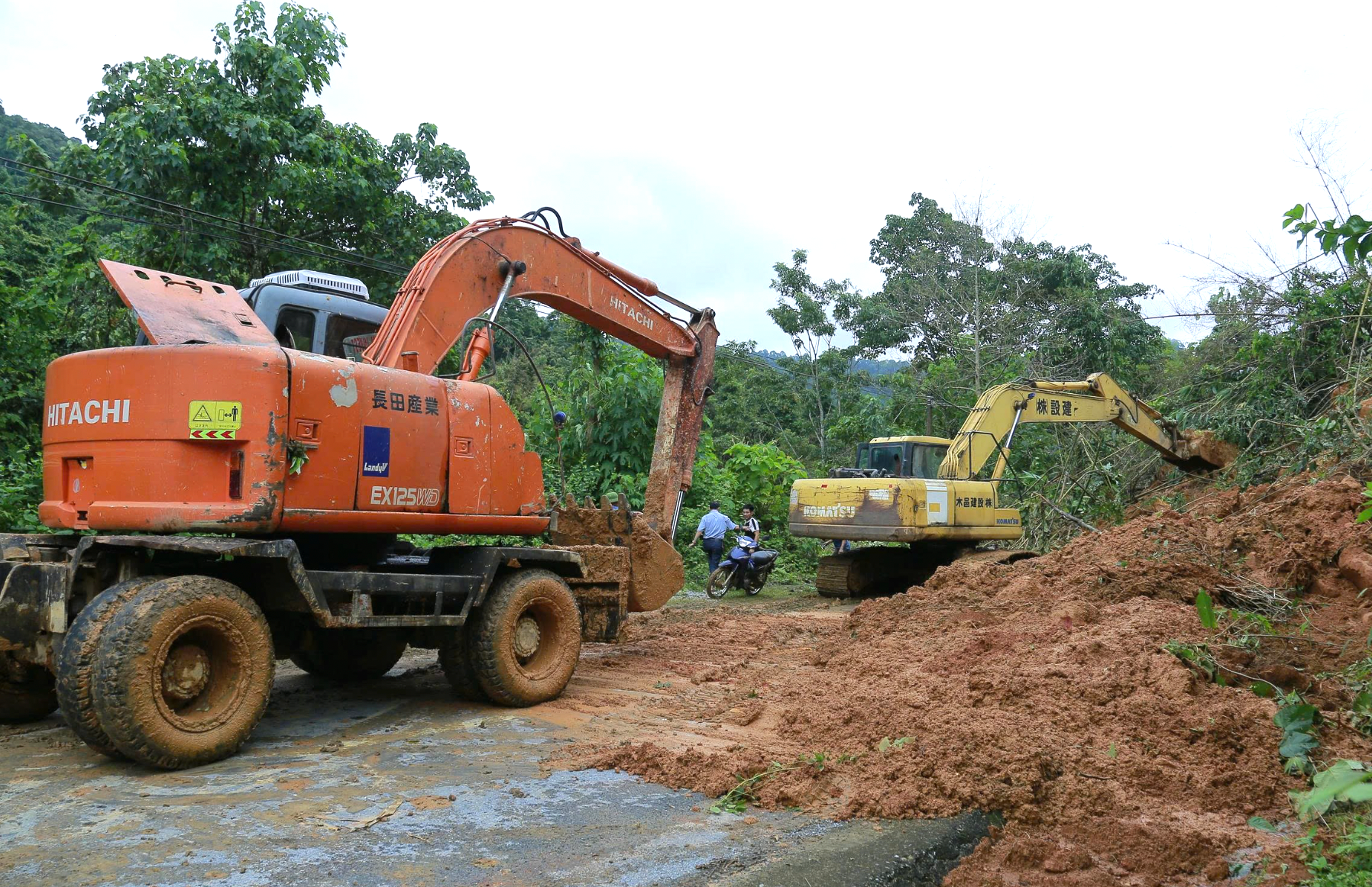 Thanh H&oacute;a: Ph&ograve;ng ngừa từ xa, chủ động đảm bảo giao th&ocirc;ng trong m&ugrave;a mưa b&atilde;o- Ảnh 4.