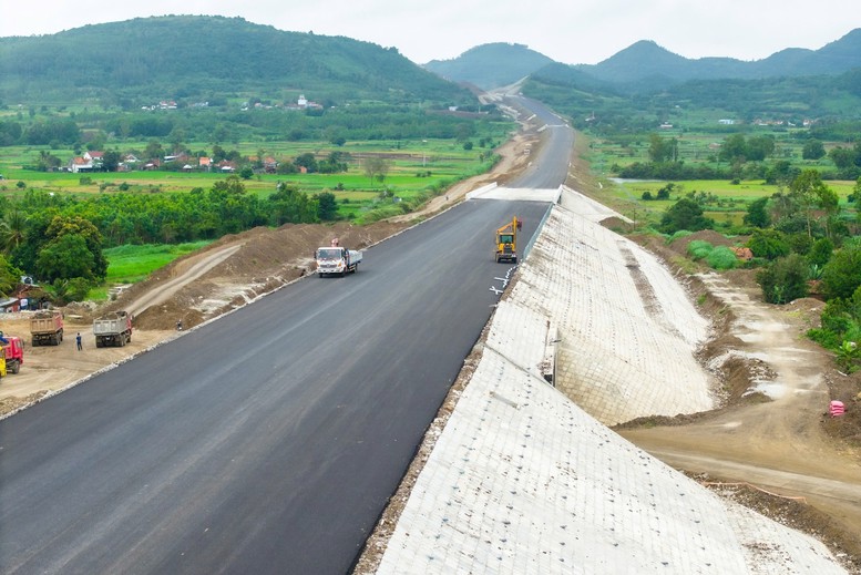 Quyết t&acirc;m đưa 4 dự &aacute;n cao tốc về đ&iacute;ch đ&uacute;ng kế hoạch- Ảnh 1.