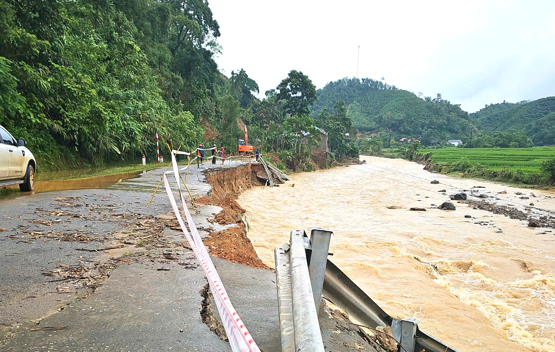 Thanh H&oacute;a: Ph&ograve;ng ngừa từ xa, chủ động đảm bảo giao th&ocirc;ng trong m&ugrave;a mưa b&atilde;o- Ảnh 2.