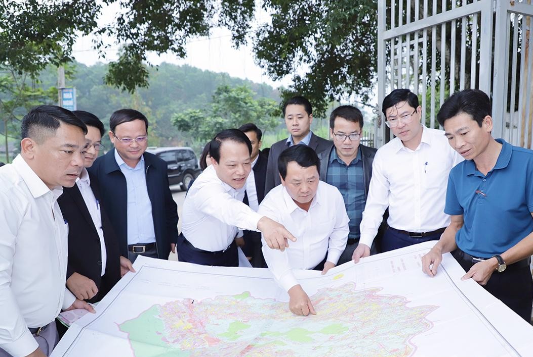 Khảo s&aacute;t quy hoạch ph&aacute;t triển hạ tầng giao th&ocirc;ng khu vực ph&iacute;a Nam tỉnh Tuy&ecirc;n Quang- Ảnh 1.