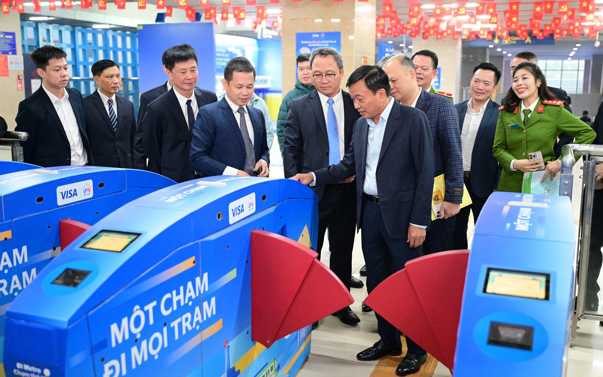Ch&iacute;nh thức &aacute;p dụng thẻ v&eacute; kiểm so&aacute;t tự động tr&ecirc;n tuyến 2A C&aacute;t Linh - H&agrave; Đ&ocirc;ng