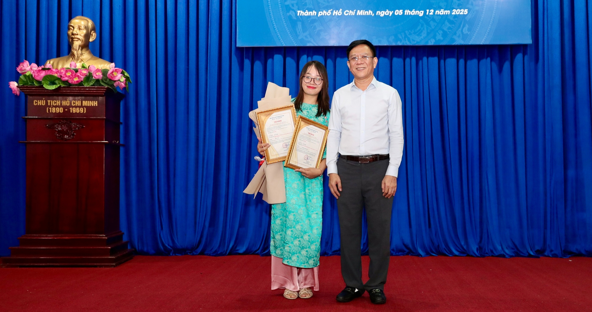 TP.HCM khen thưởng c&aacute;c t&aacute;c phẩm b&aacute;o ch&iacute; xuất sắc qu&yacute; III/2025- Ảnh 5.