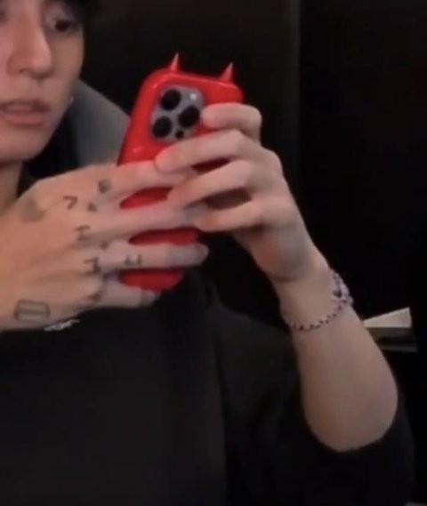 Động th&aacute;i của ph&iacute;a Jungkook (BTS) khi vướng tin đồn hẹn h&ograve; Winter (aespa)- Ảnh 4.