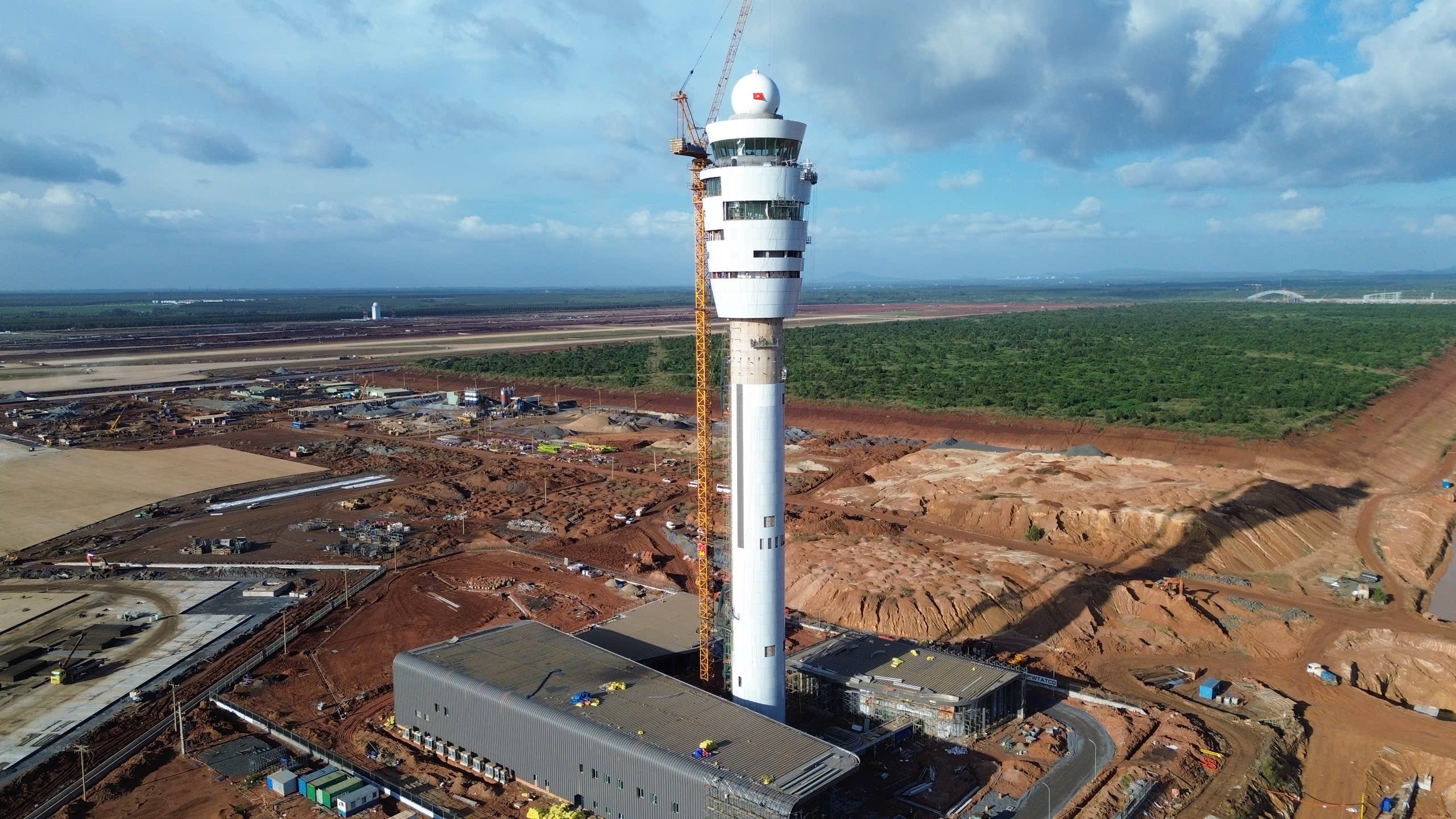Ngắm diện mạo tháp không lưu sừng sững 123m giữa sân bay Long Thành- Ảnh 6. Ngắm diện mạo tháp không lưu sừng sững 123m giữa sân bay Long Thành- Ảnh 6.