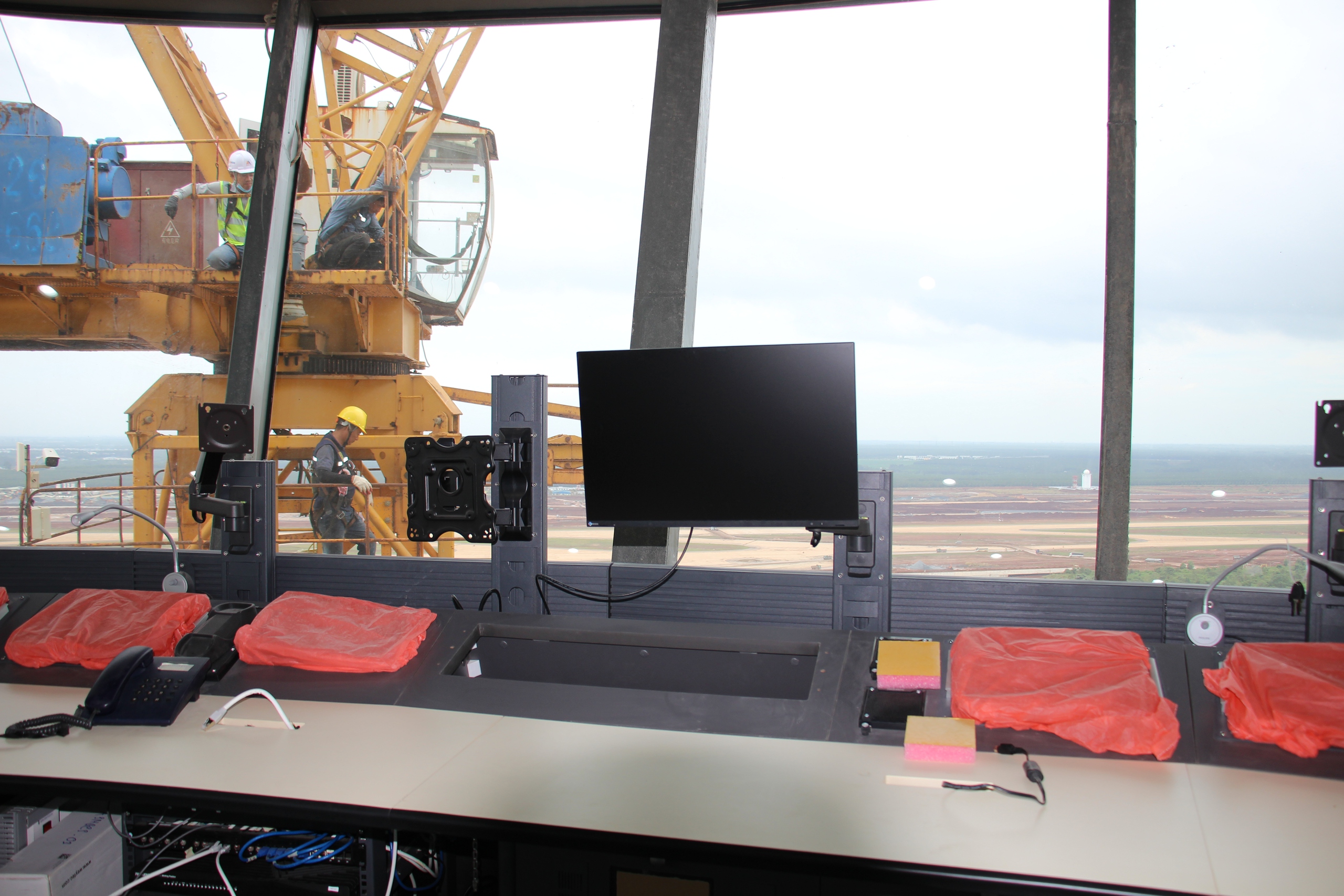 Ngắm diện mạo tháp không lưu sừng sững 123m giữa sân bay Long Thành- Ảnh 12. Ngắm diện mạo tháp không lưu sừng sững 123m giữa sân bay Long Thành- Ảnh 12.