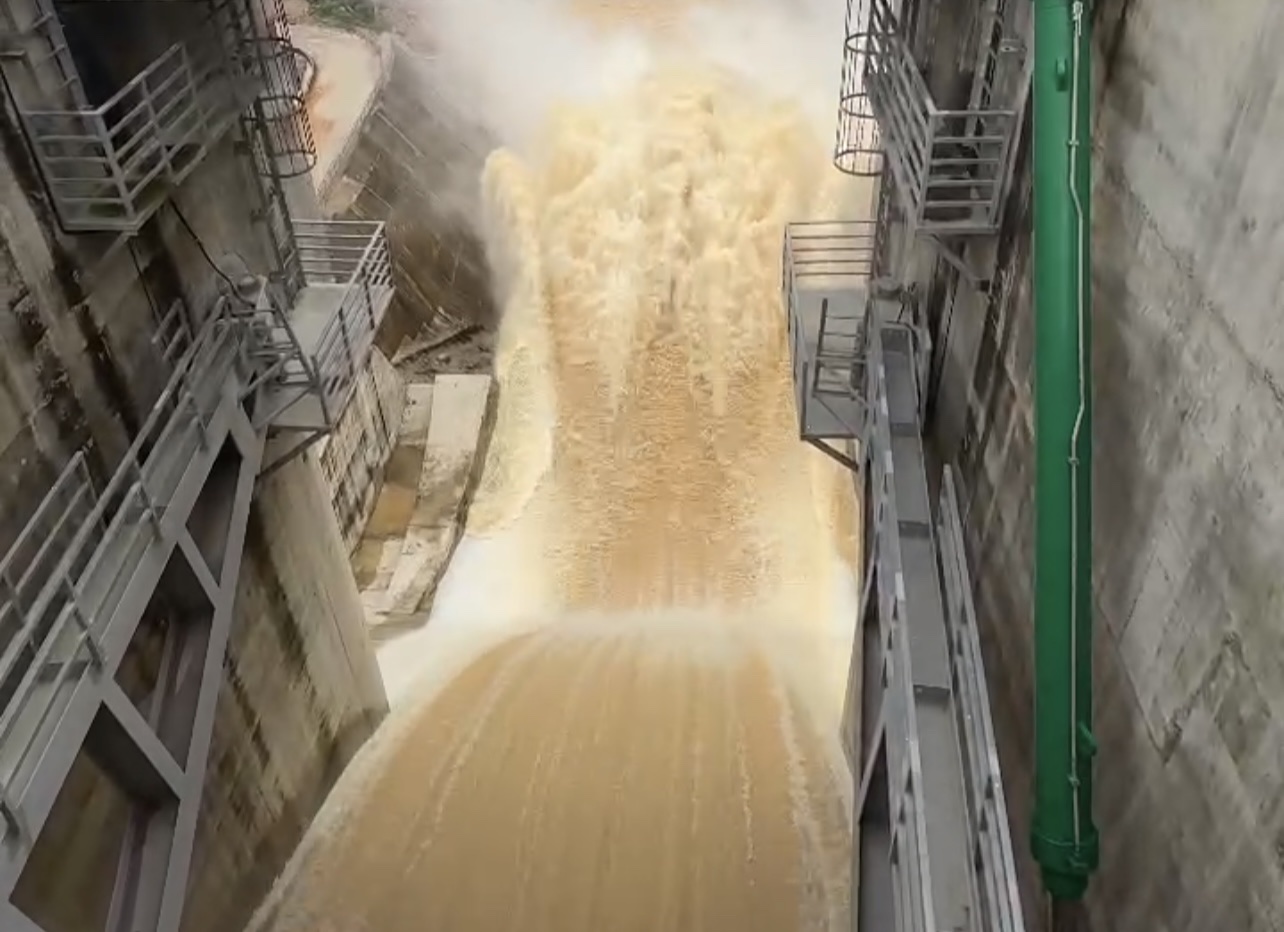 L&acirc;m Đồng y&ecirc;u cầu vận h&agrave;nh nghi&ecirc;m hồ chứa, bảo đảm an to&agrave;n hạ du trong mưa lũ- Ảnh 1.