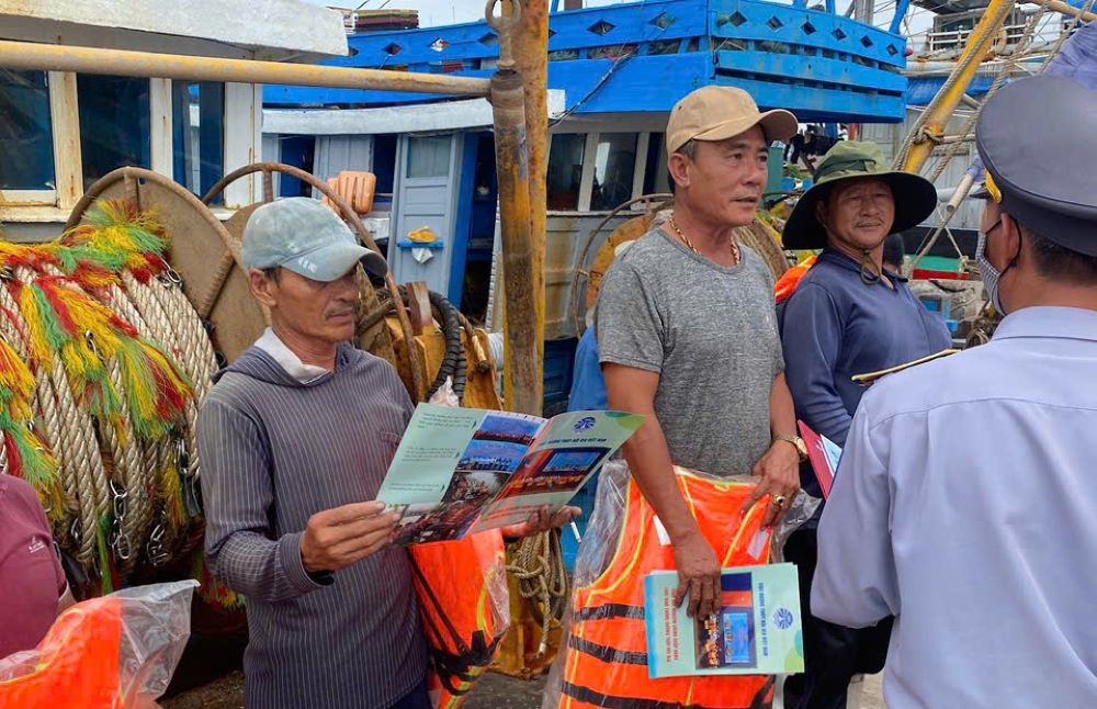 Quảng Trị: Đẩy mạnh tuy&ecirc;n truyền, xử l&yacute; nghi&ecirc;m vi phạm an to&agrave;n giao th&ocirc;ng thủy nội địa- Ảnh 2.