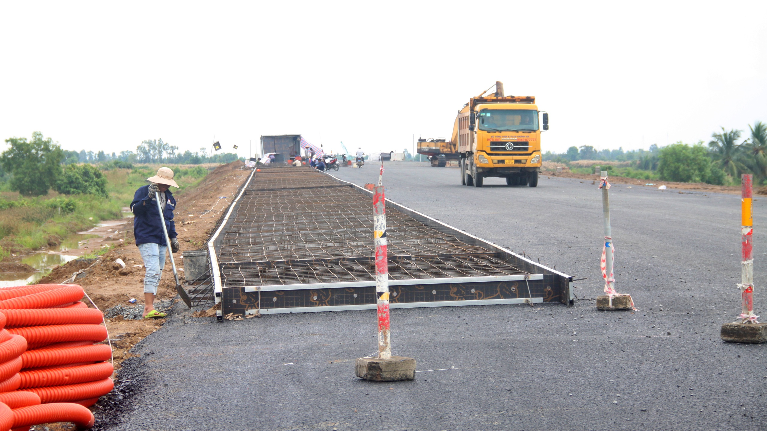 Người d&acirc;n C&agrave; Mau h&aacute;o hức chờ đến ng&agrave;y th&ocirc;ng xe kỹ thuật cao tốc Cần Thơ - C&agrave; Mau- Ảnh 2.