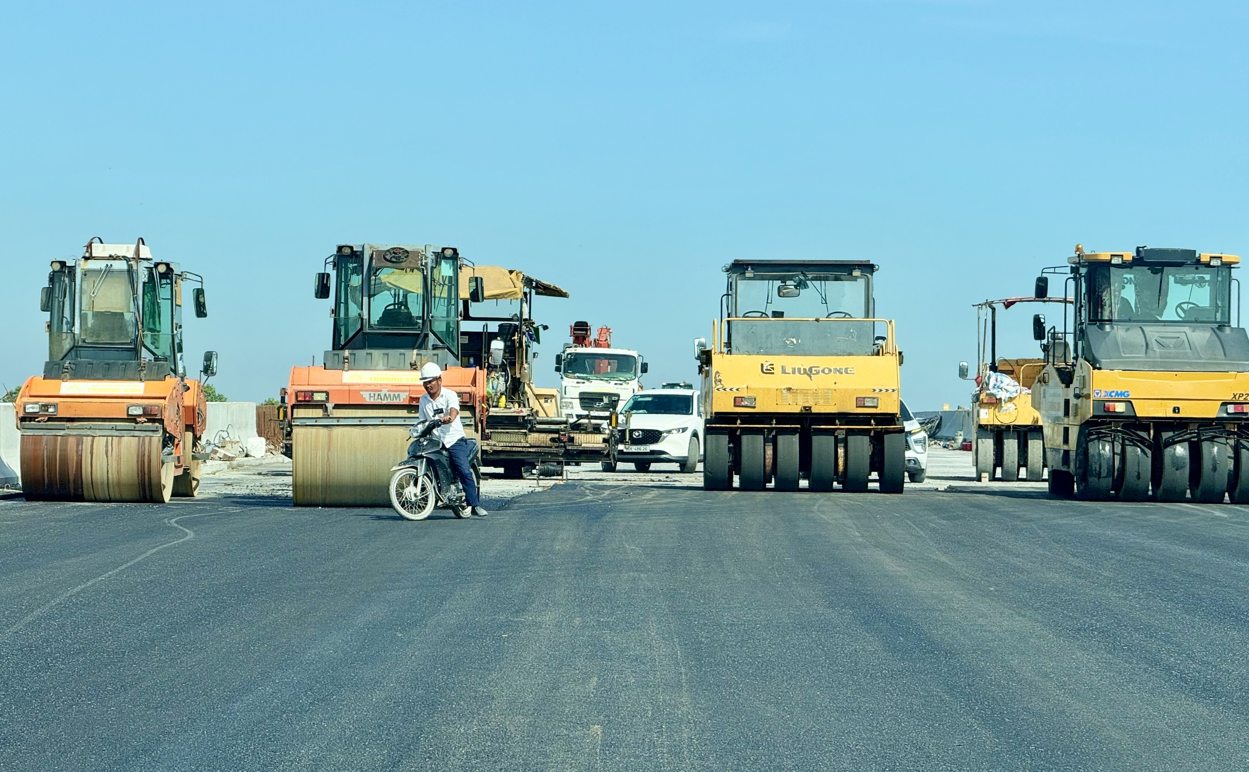 Chạy đua trên công trường Vành đai 3 TP.HCM qua Đồng Nai- Ảnh 8. Chạy đua trên công trường Vành đai 3 TP.HCM qua Đồng Nai- Ảnh 8.