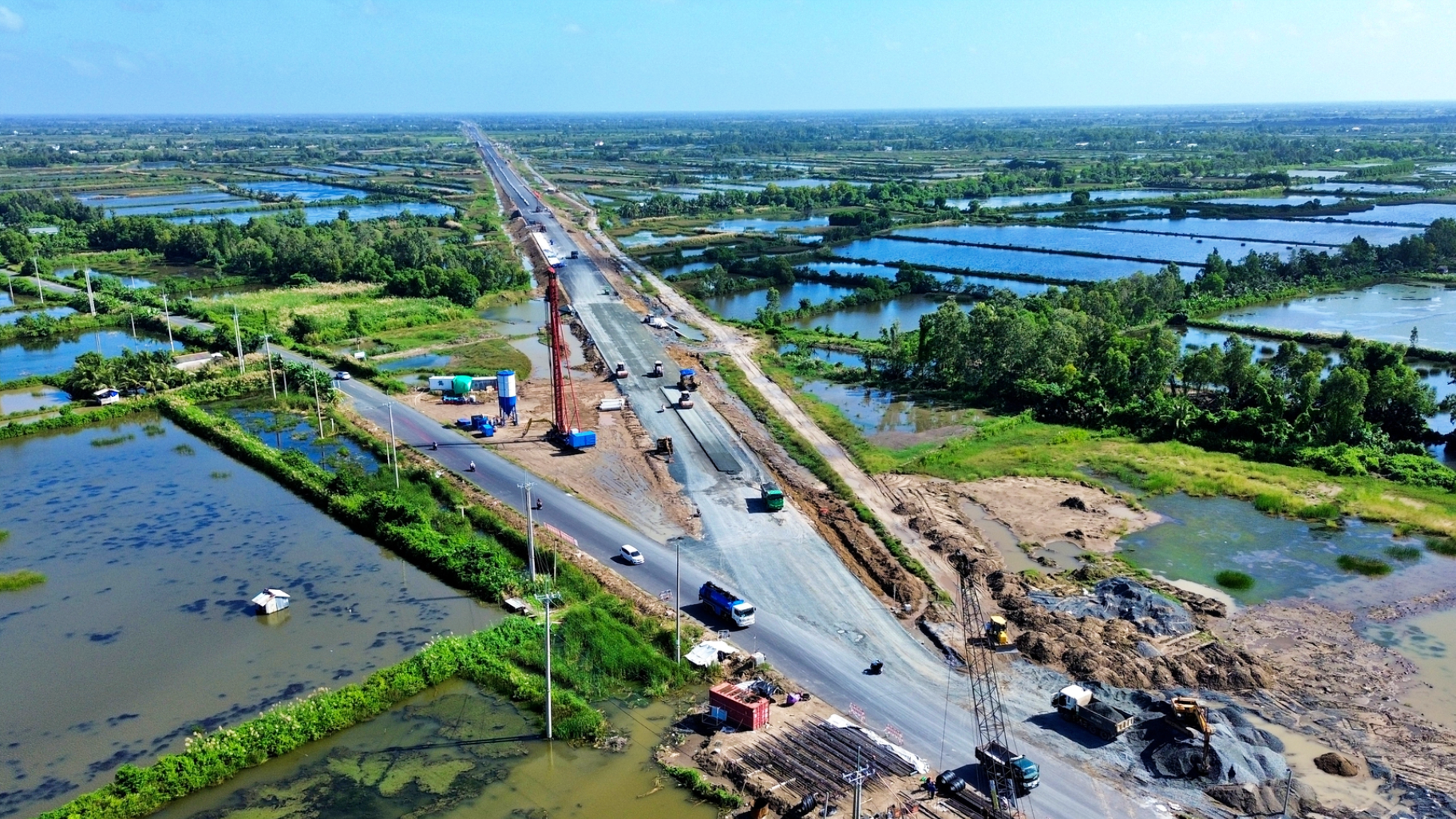 Người d&acirc;n C&agrave; Mau h&aacute;o hức chờ đến ng&agrave;y th&ocirc;ng xe kỹ thuật cao tốc Cần Thơ - C&agrave; Mau- Ảnh 1.