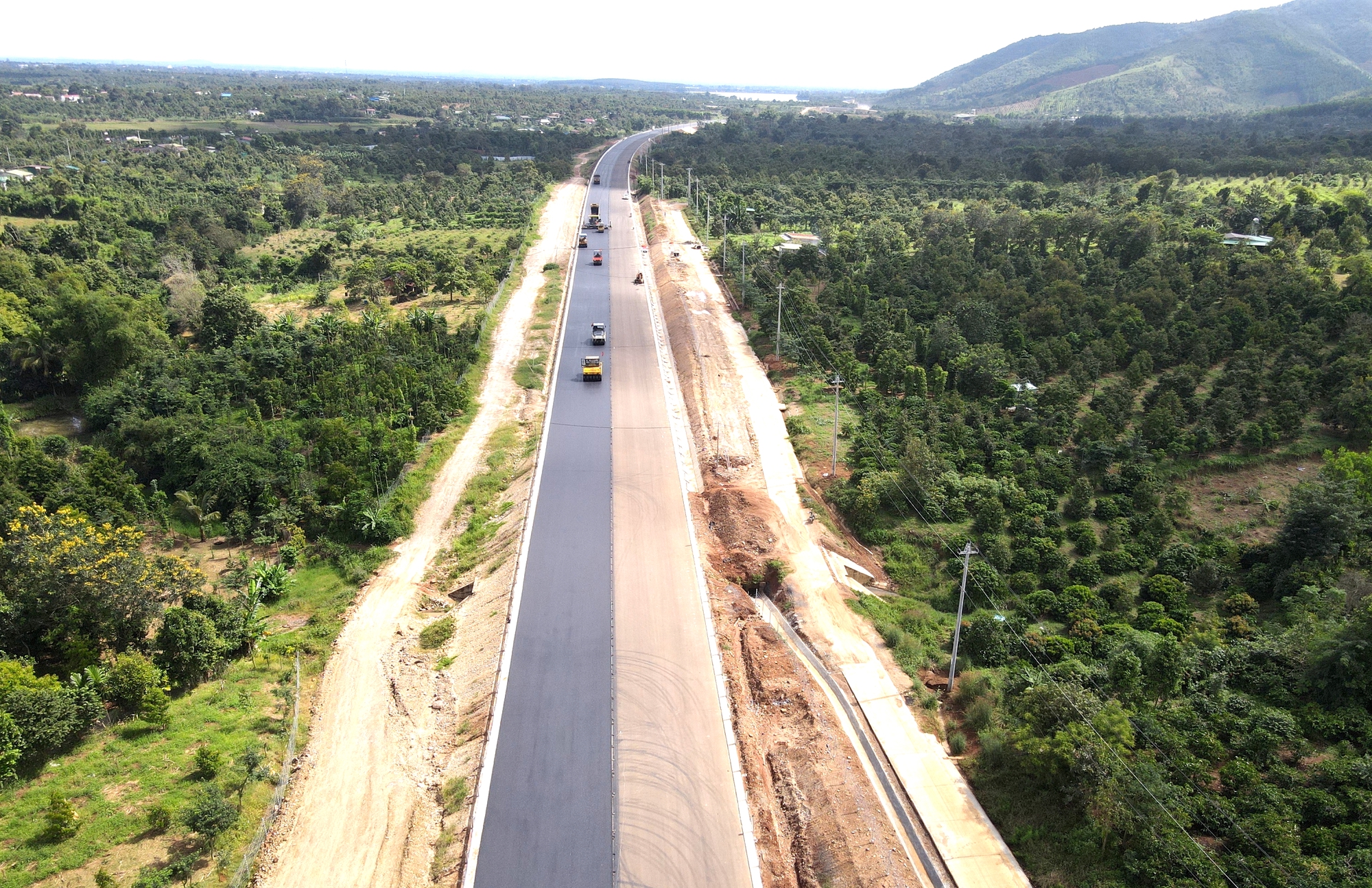Dự kiến th&ocirc;ng xe kỹ thuật hơn 48km cao tốc Kh&aacute;nh H&ograve;a - Bu&ocirc;n Ma Thuột ng&agrave;y 19/12- Ảnh 1.