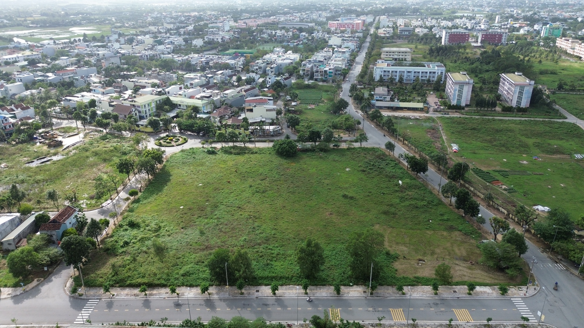 Quảng Ng&atilde;i đề ra nhiều giải ph&aacute;p ph&aacute;t triển nh&agrave; ở x&atilde; hội- Ảnh 4.