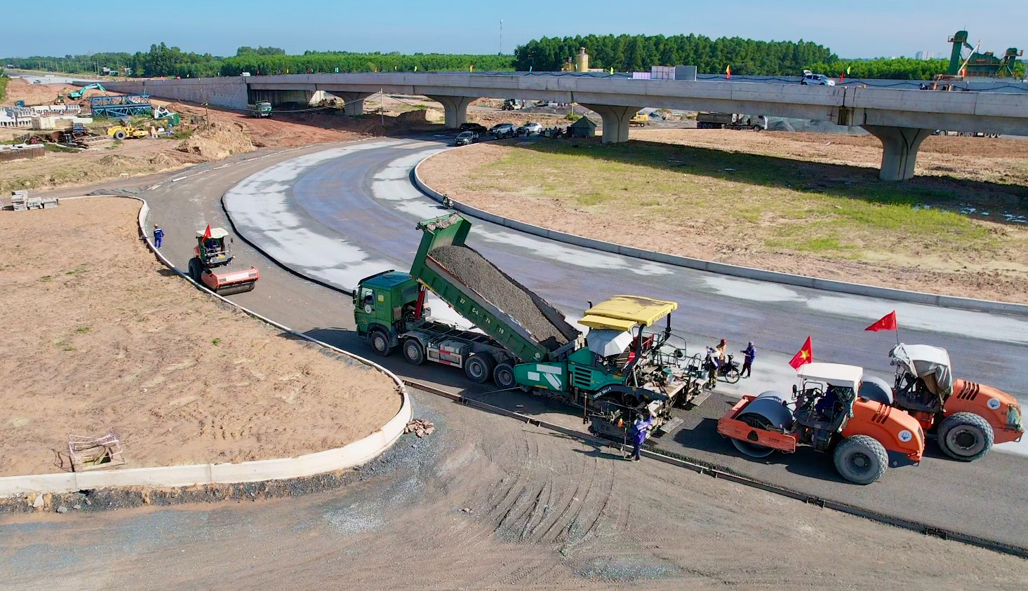 Chạy đua trên công trường Vành đai 3 TP.HCM qua Đồng Nai- Ảnh 15. Chạy đua trên công trường Vành đai 3 TP.HCM qua Đồng Nai- Ảnh 15.