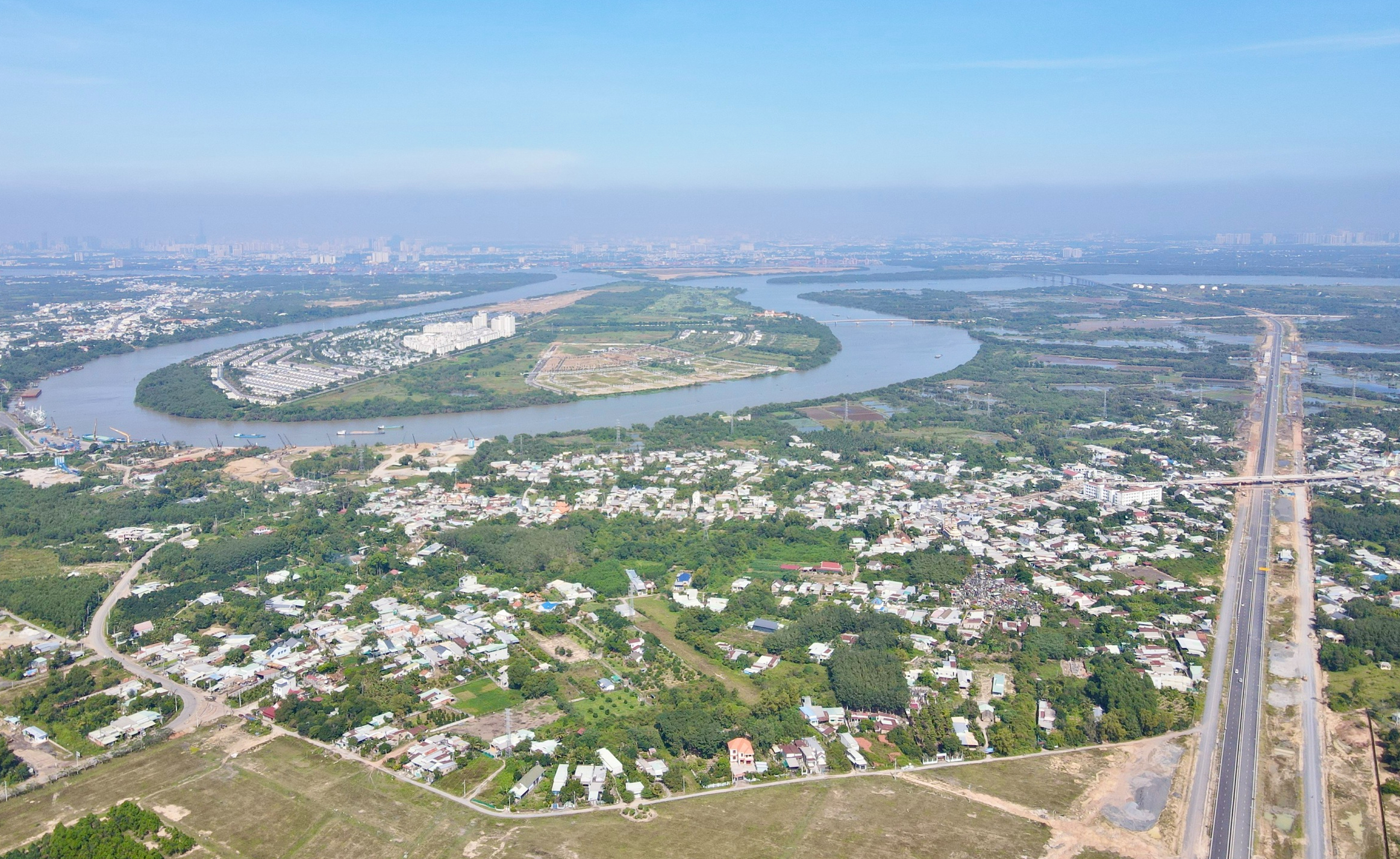 Chạy đua trên công trường Vành đai 3 TP.HCM qua Đồng Nai- Ảnh 24. Chạy đua trên công trường Vành đai 3 TP.HCM qua Đồng Nai- Ảnh 24.