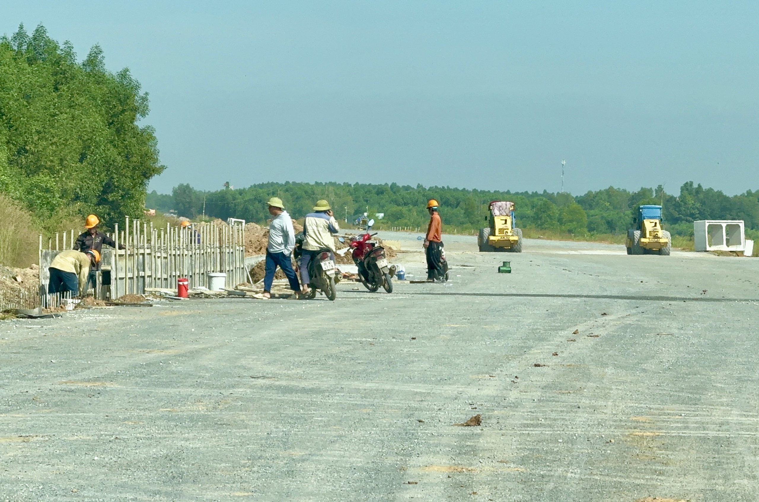 Chạy đua trên công trường Vành đai 3 TP.HCM qua Đồng Nai- Ảnh 7. Chạy đua trên công trường Vành đai 3 TP.HCM qua Đồng Nai- Ảnh 7.