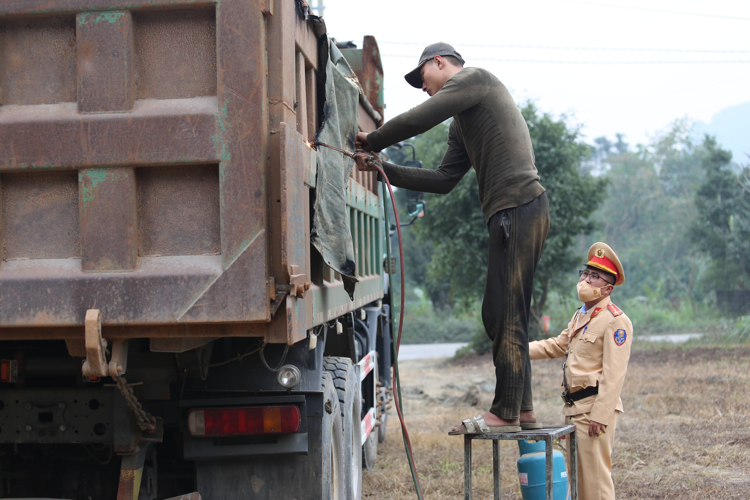 Phú Thọ: Thông tư 39 góp phần giảm vi phạm về xe cơi nới, chở quá tải- Ảnh 6. Phú Thọ: Thông tư 39 góp phần giảm vi phạm về xe cơi nới, chở quá tải- Ảnh 6.